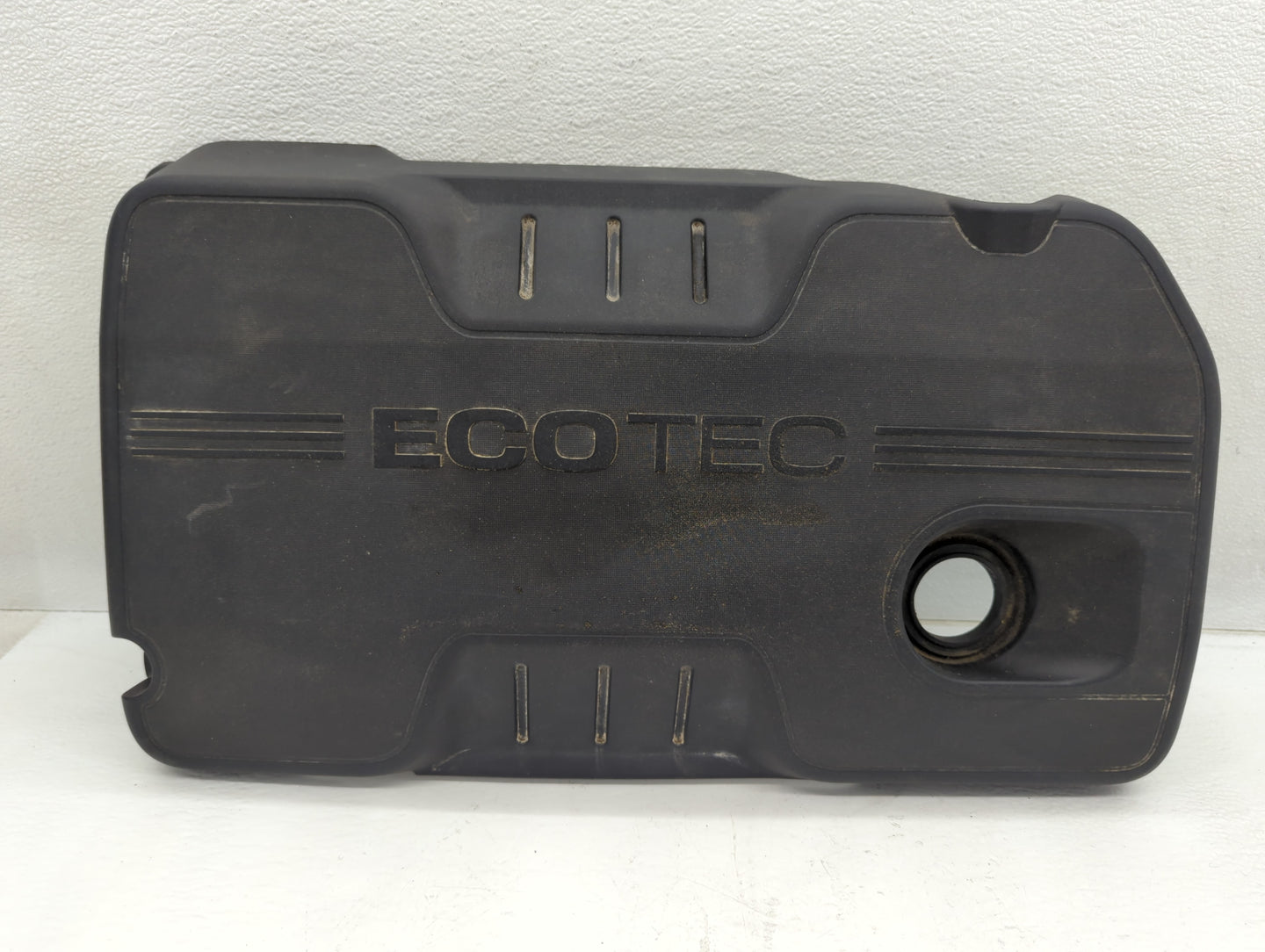2014 Buick Verano Engine Cover - Oemusedautoparts1.com
