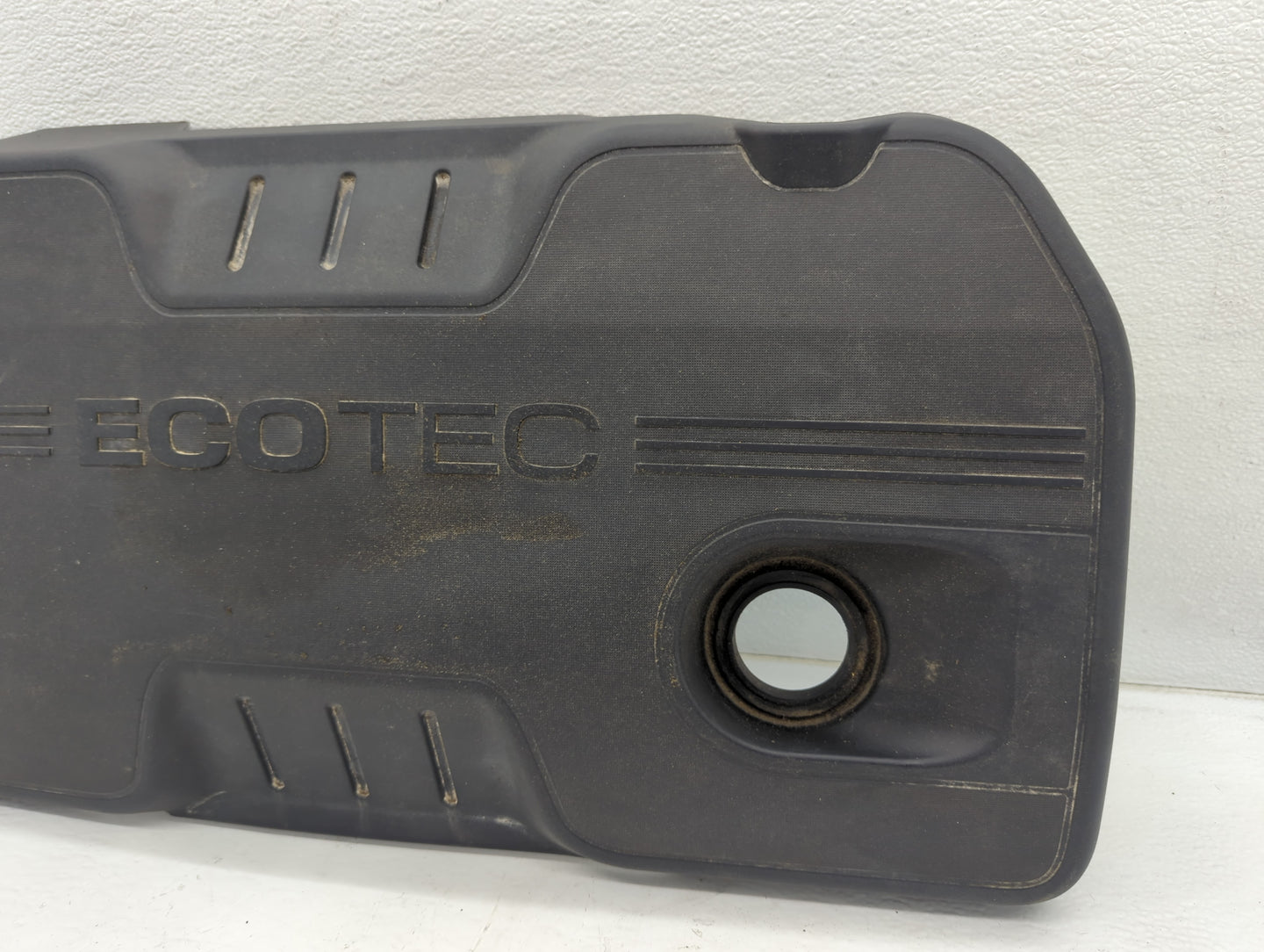 2014 Buick Verano Engine Cover - Oemusedautoparts1.com