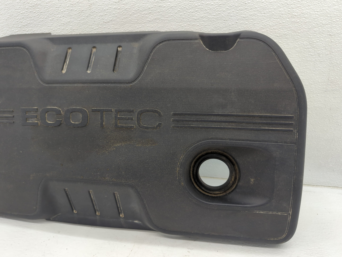 2014 Buick Verano Engine Cover - Oemusedautoparts1.com