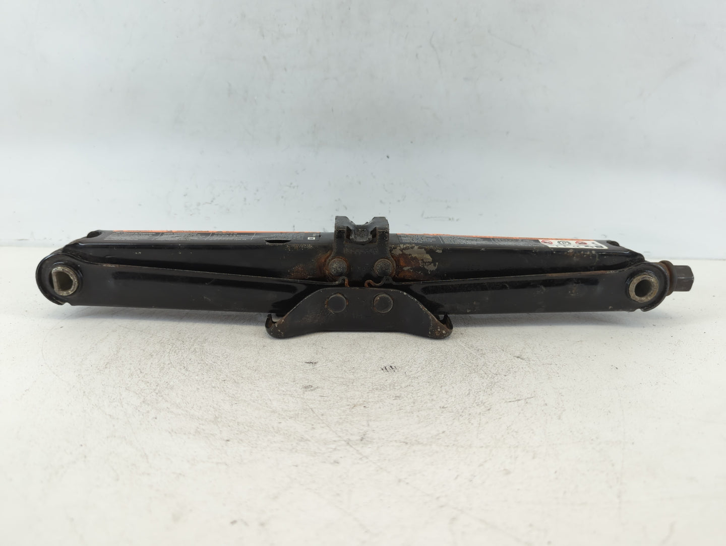 2014 Buick Verano Spare Scissor Car Jack - Oemusedautoparts1.com