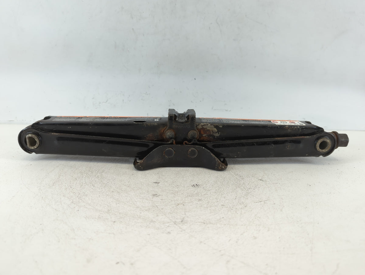 2014 Buick Verano Spare Scissor Car Jack 664206 - Oemusedautoparts1.com
