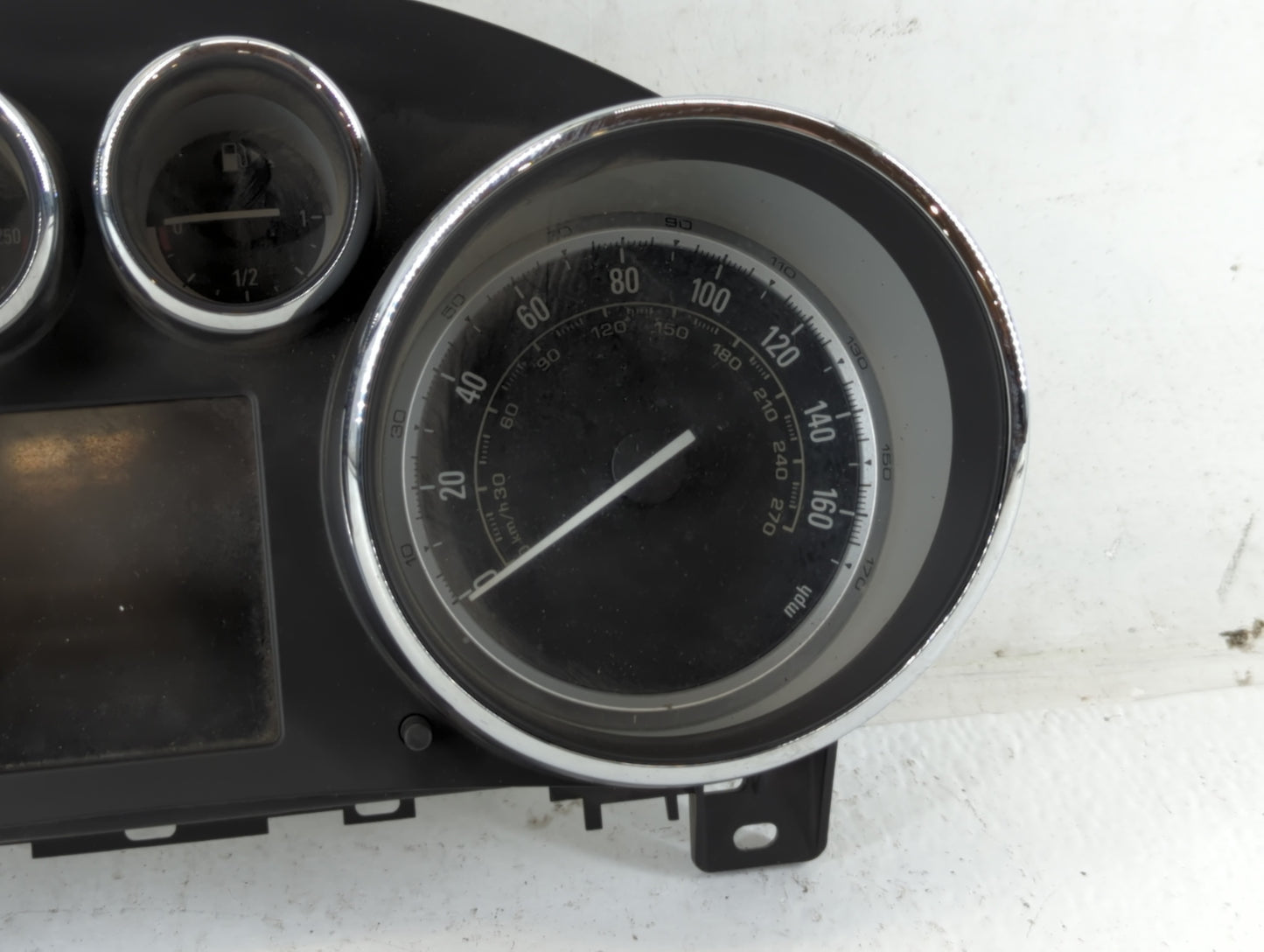 2014-2015 Buick Verano Instrument Cluster Speedometer Gauges P/N:600775881 22993180 Fits Fits 2014 2015 OEM Used Auto Parts 