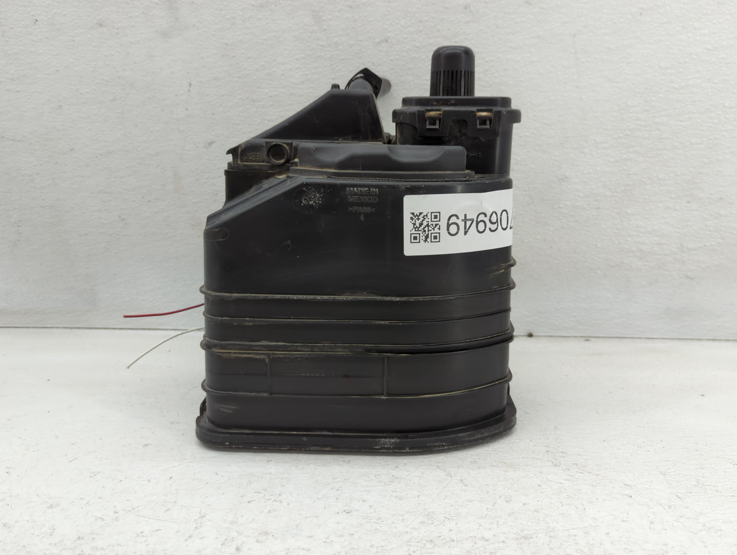 2014 Buick Verano Fuel Vapor Charcoal Canister 706949 - Oemusedautoparts1.com