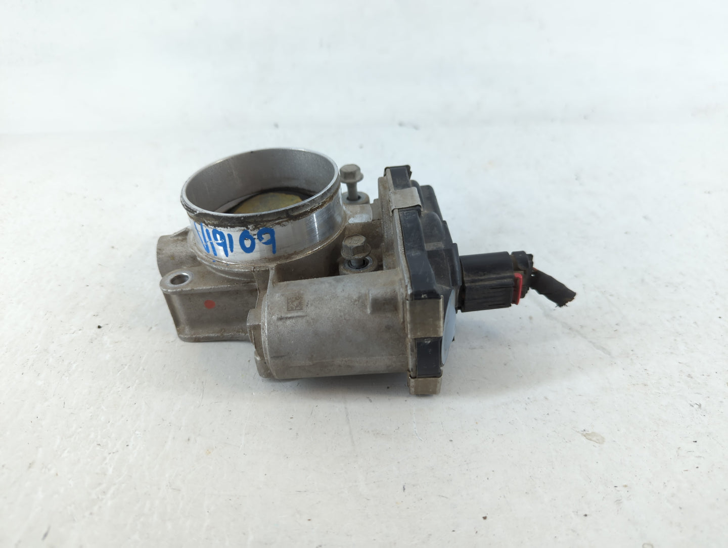 2012-2015 Buick Verano Throttle Body P/N:12632101CA Fits Fits 2012 2013 2014 2015 OEM Used Auto Parts - Oemusedautoparts1.co