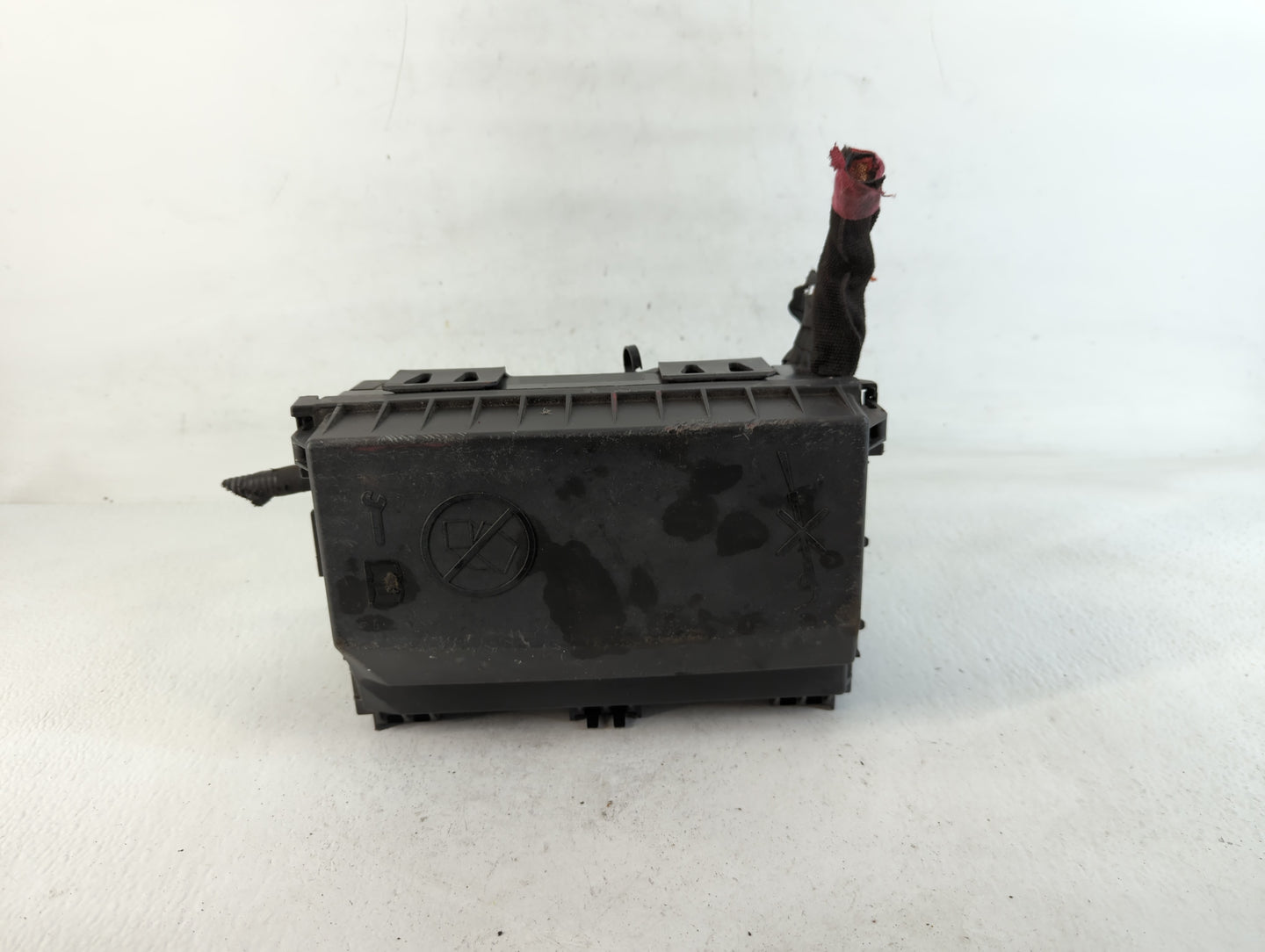 2013-2016 Buick Verano Fusebox Fuse Box Panel Relay Module P/N:1110193AA 22938539 Fits Fits 2013 2014 2015 2016 OEM Used Aut