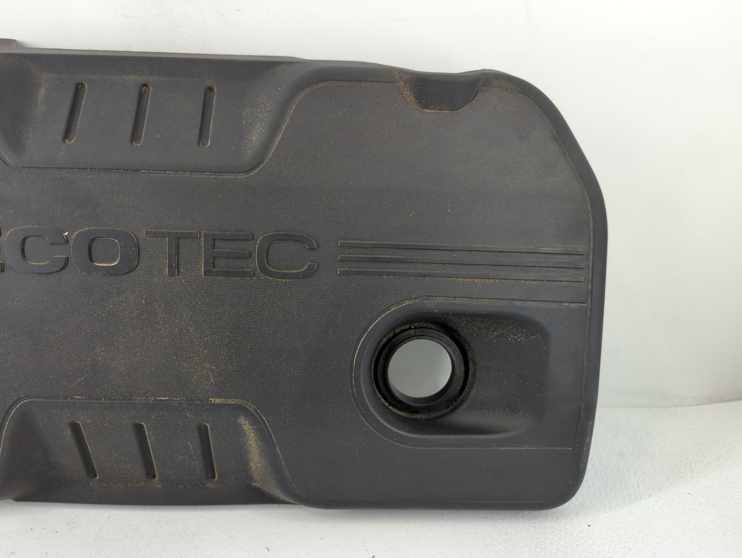 2014 Buick Verano Engine Cover - Oemusedautoparts1.com
