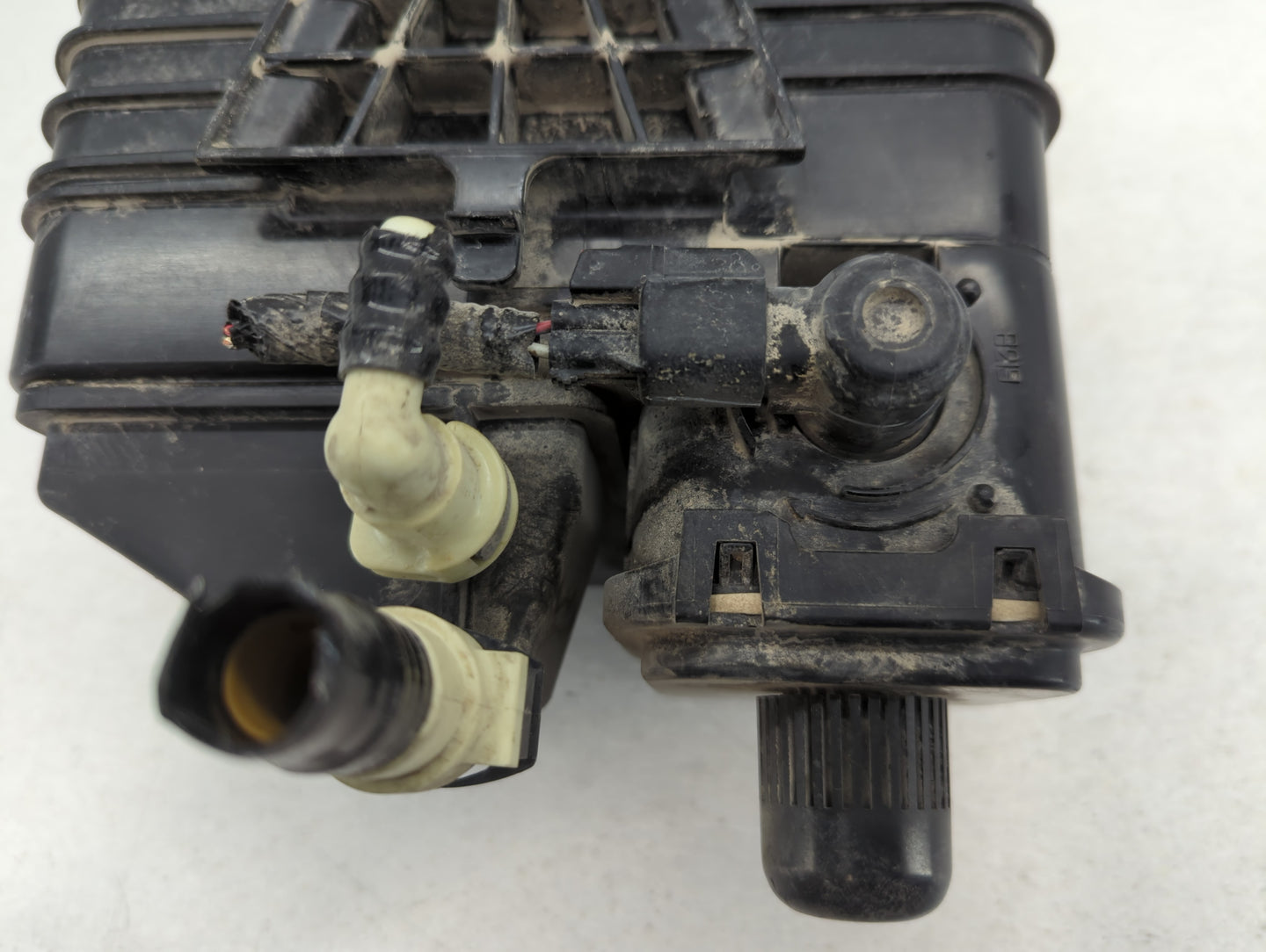 2014 Buick Verano Fuel Vapor Charcoal Canister 773865 - Oemusedautoparts1.com