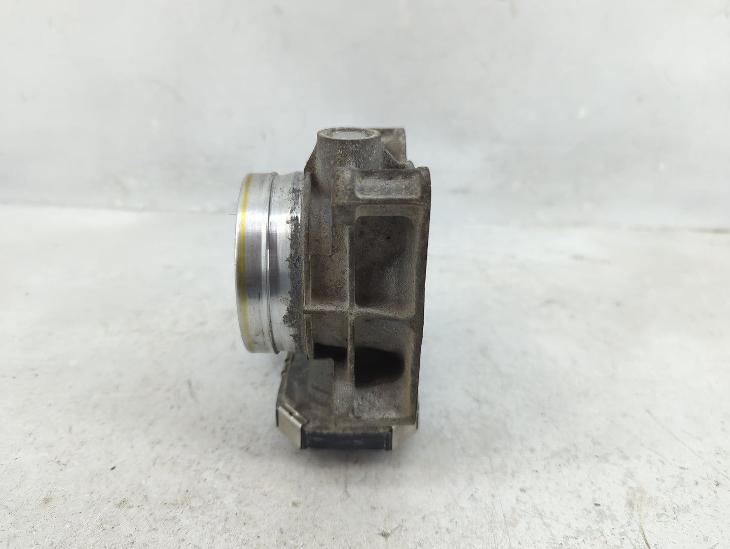 2013-2018 Cadillac Ats Throttle Body P/N:12627067DA Fits Fits 2013 2014 2015 2016 2017 2018 2019 2020 2021 OEM Used Auto Par