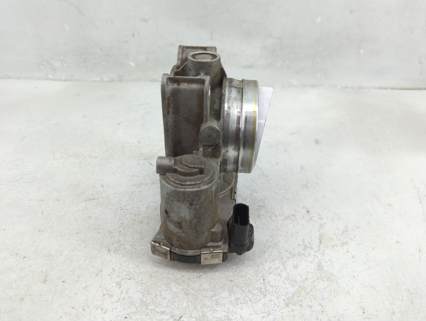 2013-2018 Cadillac Ats Throttle Body P/N:12627067DA Fits Fits 2013 2014 2015 2016 2017 2018 2019 2020 2021 OEM Used Auto Par