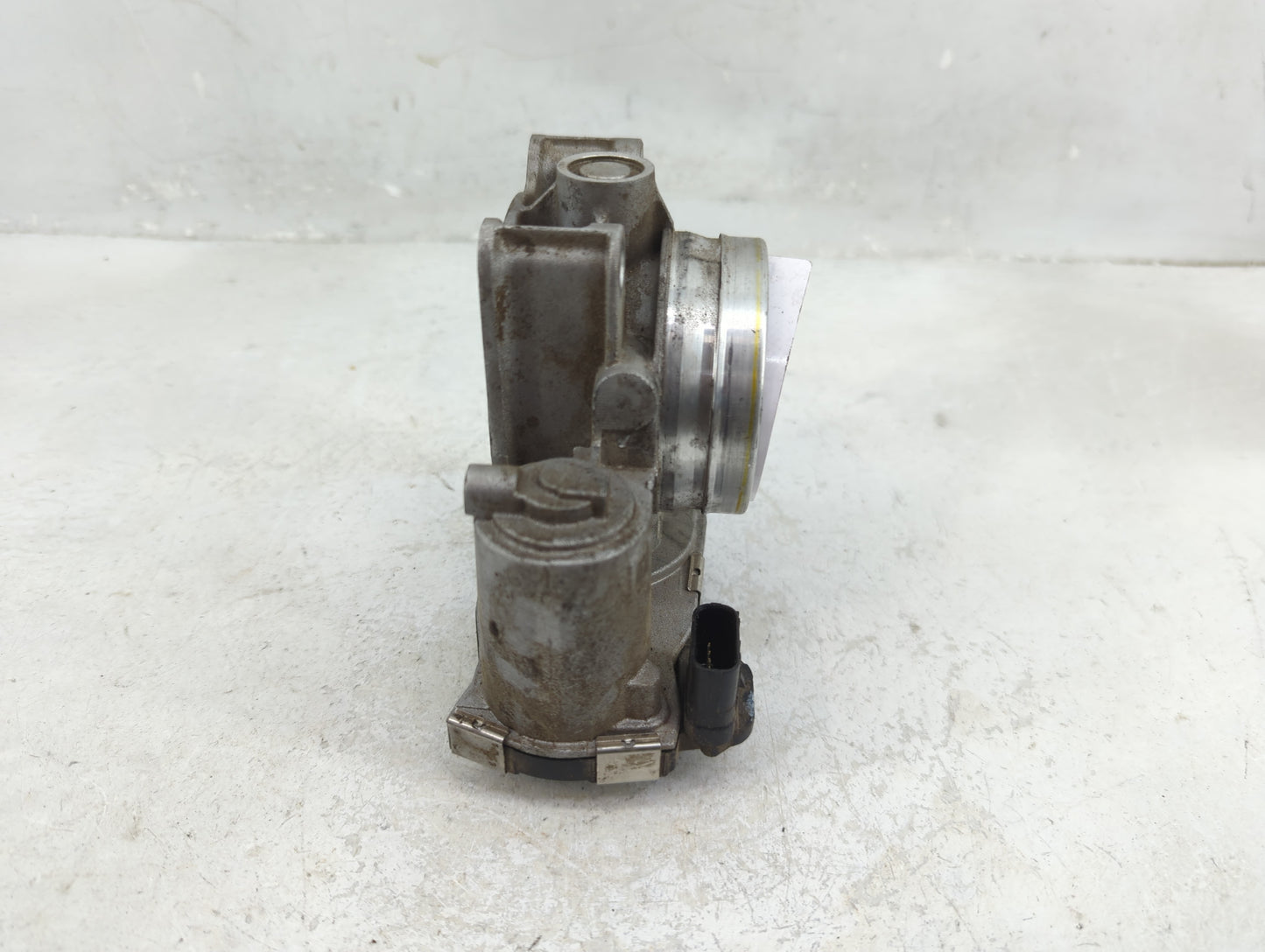 2013-2018 Cadillac Ats Throttle Body P/N:12627067DA Fits Fits 2013 2014 2015 2016 2017 2018 2019 2020 2021 OEM Used Auto Par