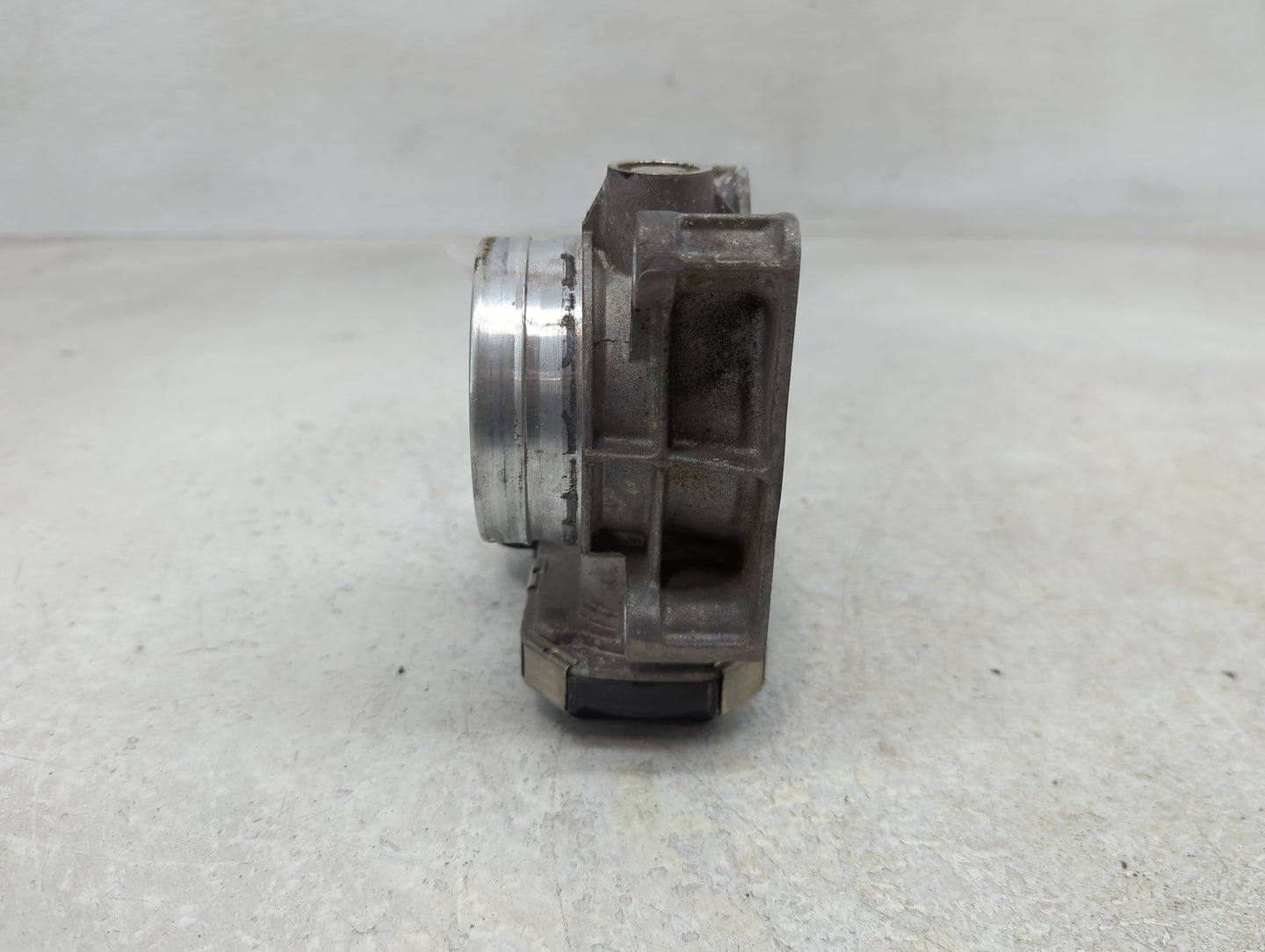 2013-2018 Cadillac Ats Throttle Body P/N:12670937AA Fits Fits 2013 2014 2015 2016 2017 2018 2019 2020 2021 OEM Used Auto Par