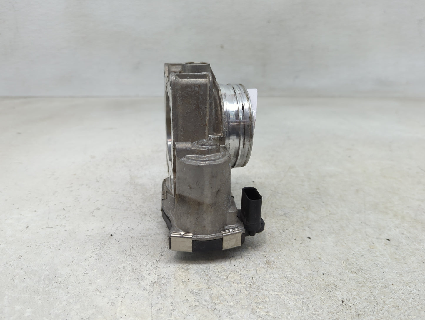 2013-2018 Cadillac Ats Throttle Body P/N:12670937AA Fits Fits 2013 2014 2015 2016 2017 2018 2019 2020 2021 OEM Used Auto Par