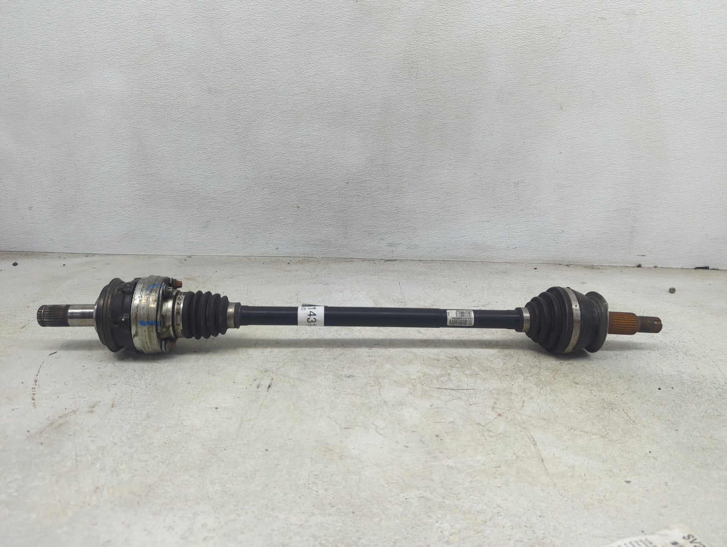 2014-2018 Cadillac Ats Axle Shaft Rear Passenger Cv C/v - Oemusedautoparts1.com