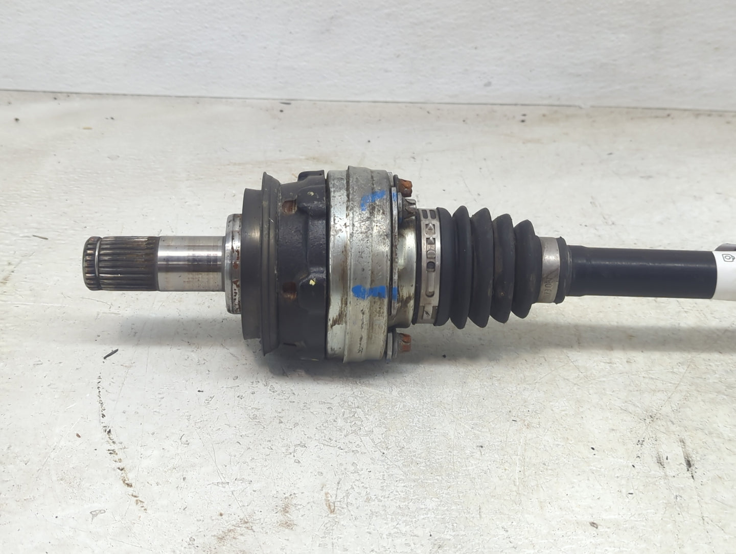 2014-2018 Cadillac Ats Axle Shaft Rear Passenger Cv C/v - Oemusedautoparts1.com