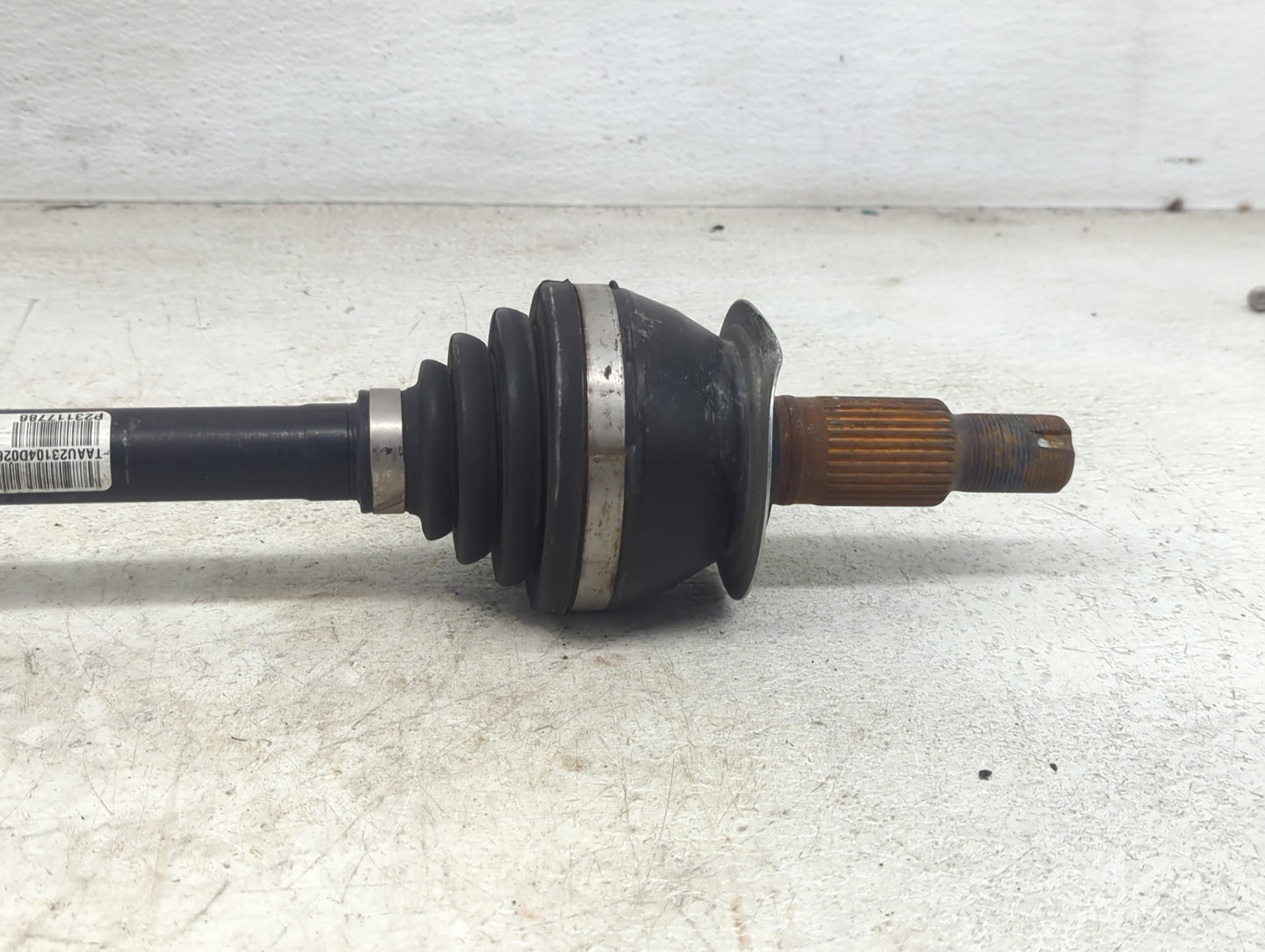 2014-2018 Cadillac Ats Axle Shaft Rear Passenger Cv C/v - Oemusedautoparts1.com