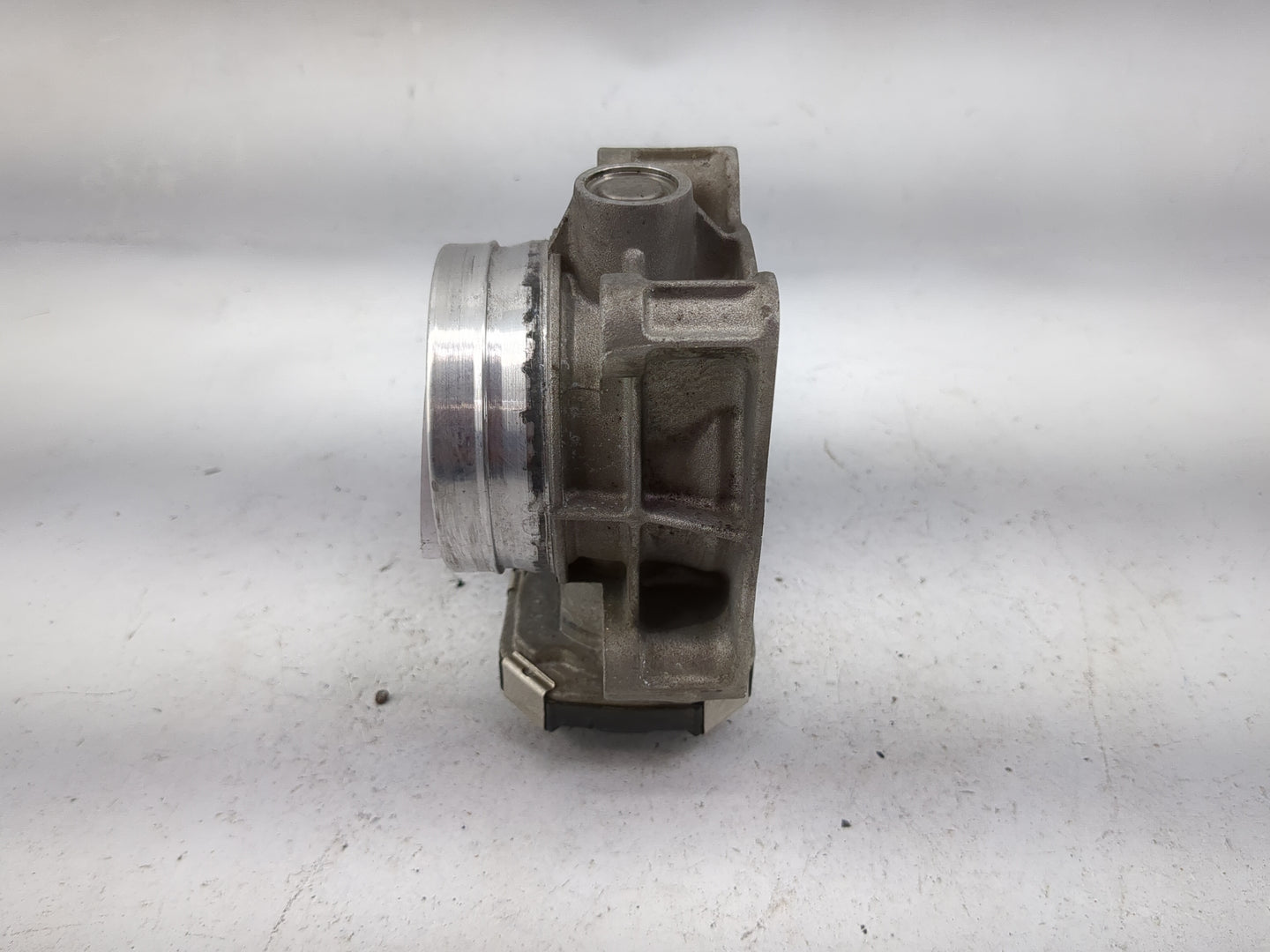 2013-2018 Cadillac Ats Throttle Body P/N:12627067DA Fits Fits 2013 2014 2015 2016 2017 2018 2019 2020 2021 OEM Used Auto Par