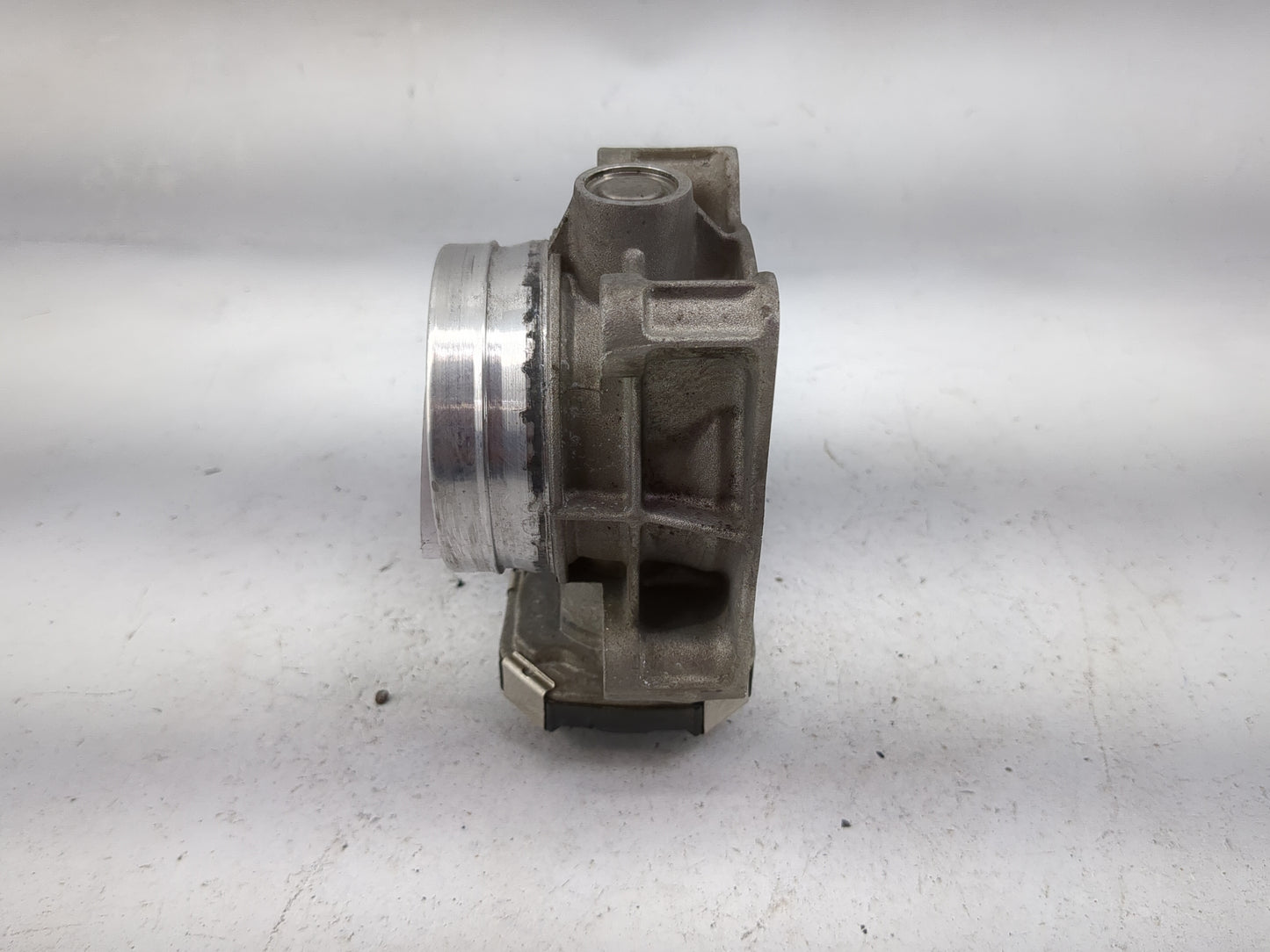 2013-2018 Cadillac Ats Throttle Body P/N:12627067DA Fits Fits 2013 2014 2015 2016 2017 2018 2019 2020 2021 OEM Used Auto Par