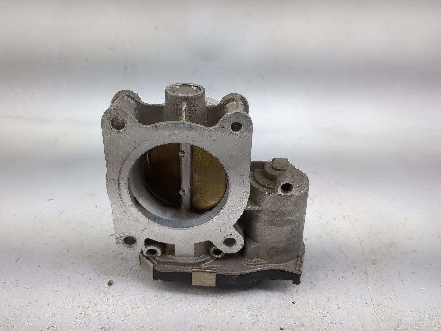 2013-2018 Cadillac Ats Throttle Body P/N:12627067DA Fits Fits 2013 2014 2015 2016 2017 2018 2019 2020 2021 OEM Used Auto Par
