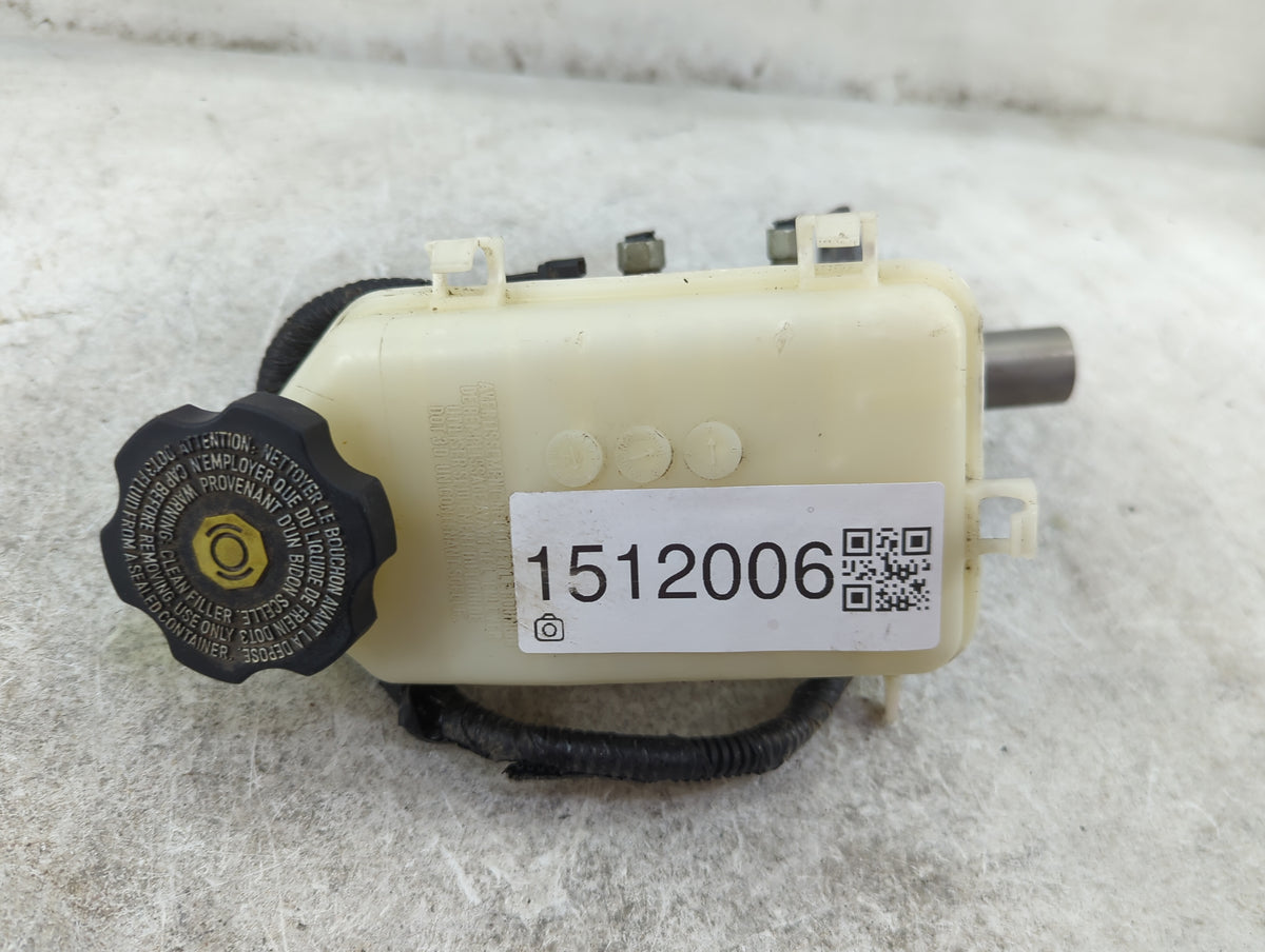 Cadillac Ats Brake Master Cylinder 1512006 - Oemusedautoparts1.com