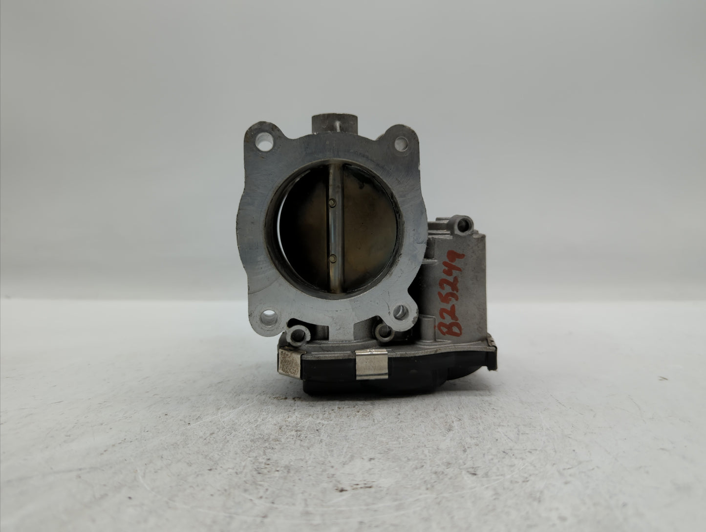 2013-2015 Cadillac Ats Throttle Body P/N:12627217DA 12669073DA Fits Fits 2013 2014 2015 2017 2018 OEM Used Auto Parts - Oemu