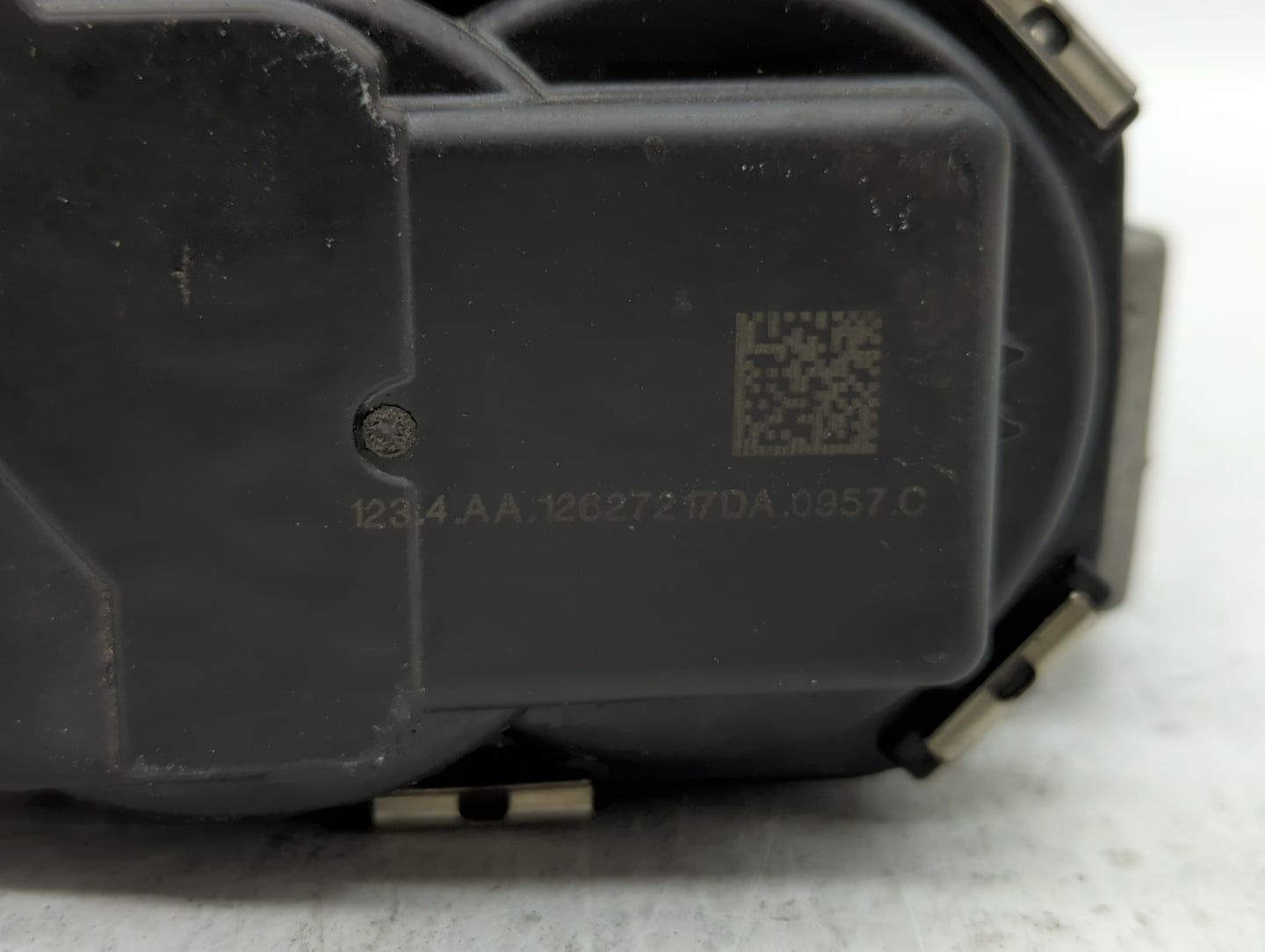 2013-2015 Cadillac Ats Throttle Body P/N:12627217DA 12669073DA Fits Fits 2013 2014 2015 2017 2018 OEM Used Auto Parts - Oemu