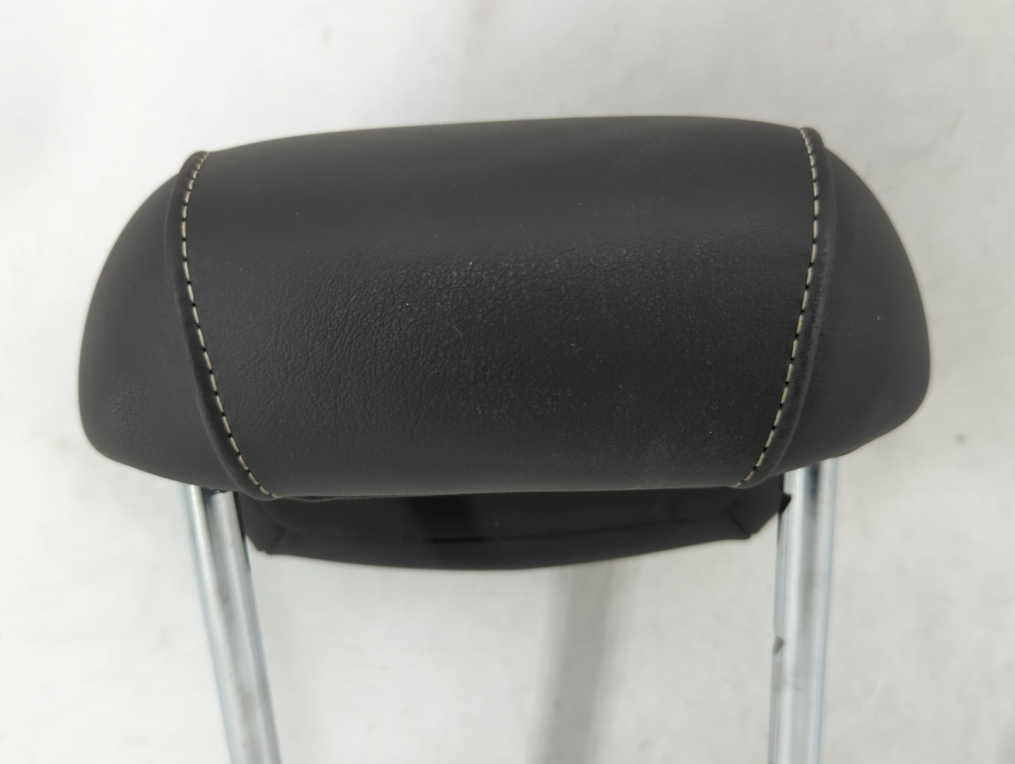 2014-2014 Cadillac Ats Headrest Head Rest Rear Seat Black - Oemusedautoparts1.com