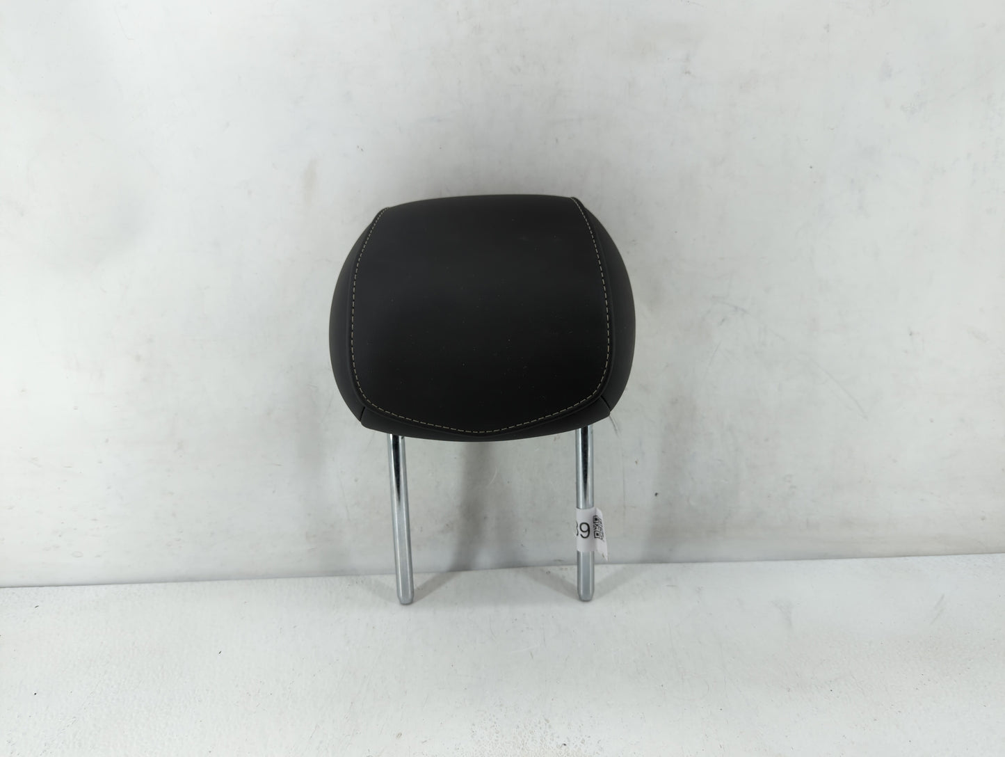 2014-2014 Cadillac Ats Headrest Head Rest Rear Seat Black - Oemusedautoparts1.com
