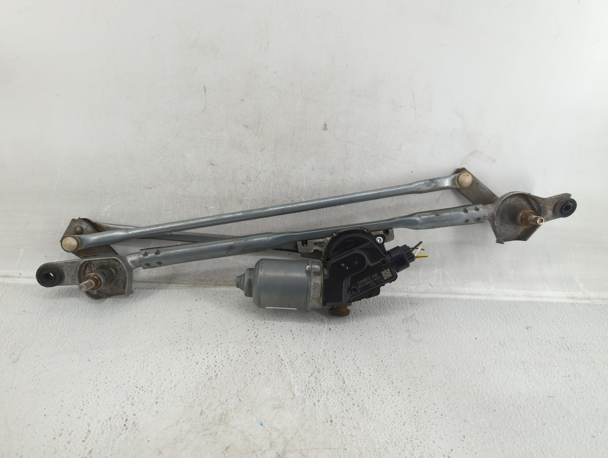 2013-2018 Cadillac Ats Front Windshield Wiper Motor P/N:20908672 Fits Fits 2013 2014 2015 2016 2017 2018 2020 OEM Used Auto 
