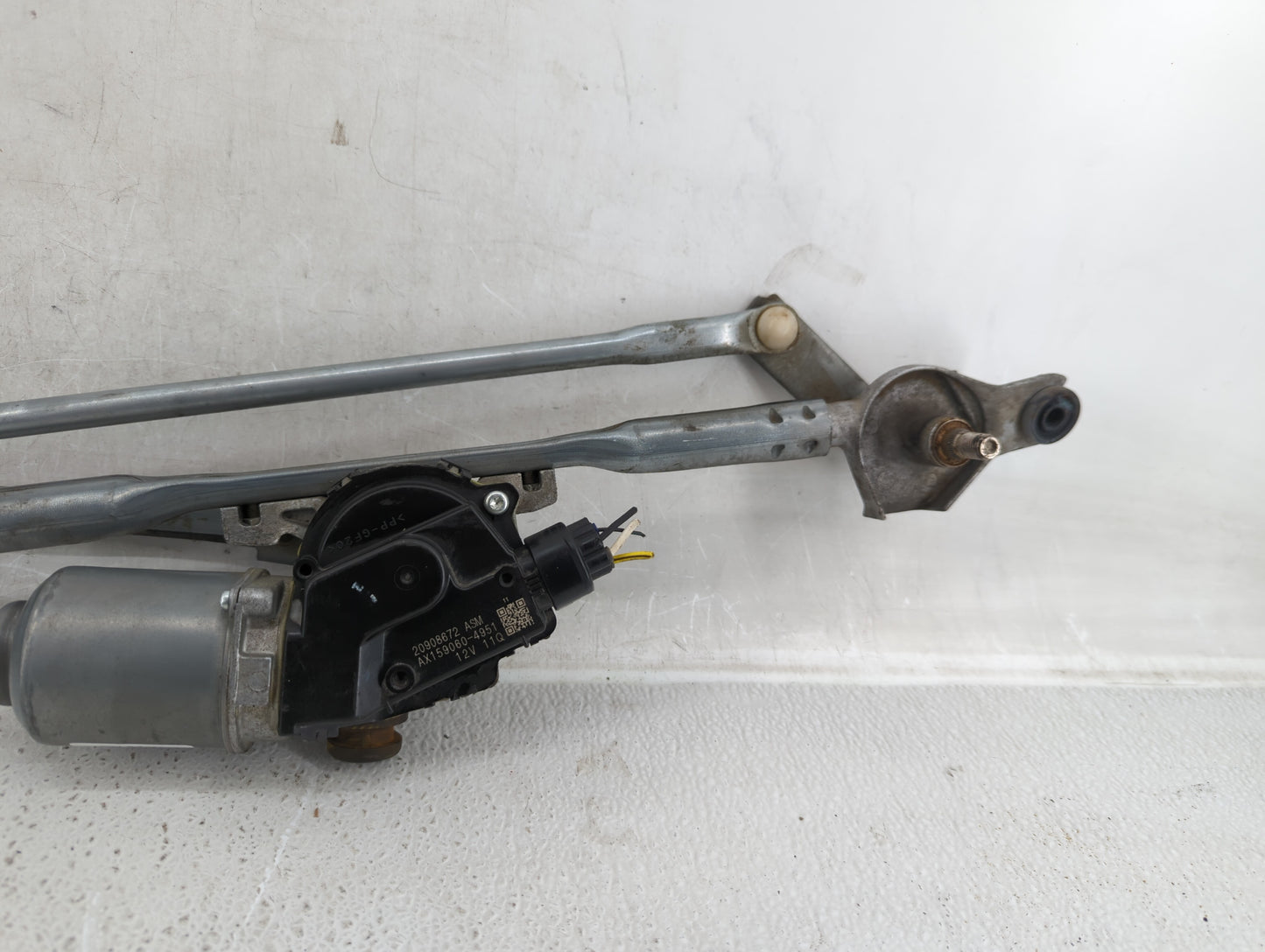 2013-2018 Cadillac Ats Front Windshield Wiper Motor P/N:20908672 Fits Fits 2013 2014 2015 2016 2017 2018 2020 OEM Used Auto 
