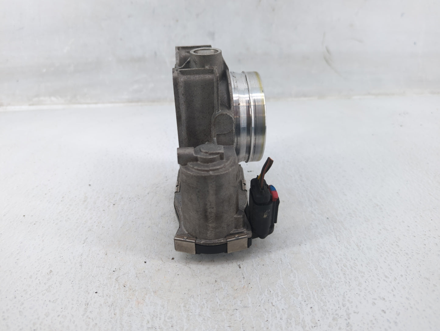 2013-2018 Cadillac Ats Throttle Body P/N:12627067DA Fits Fits 2013 2014 2015 2016 2017 2018 2019 2020 2021 OEM Used Auto Par