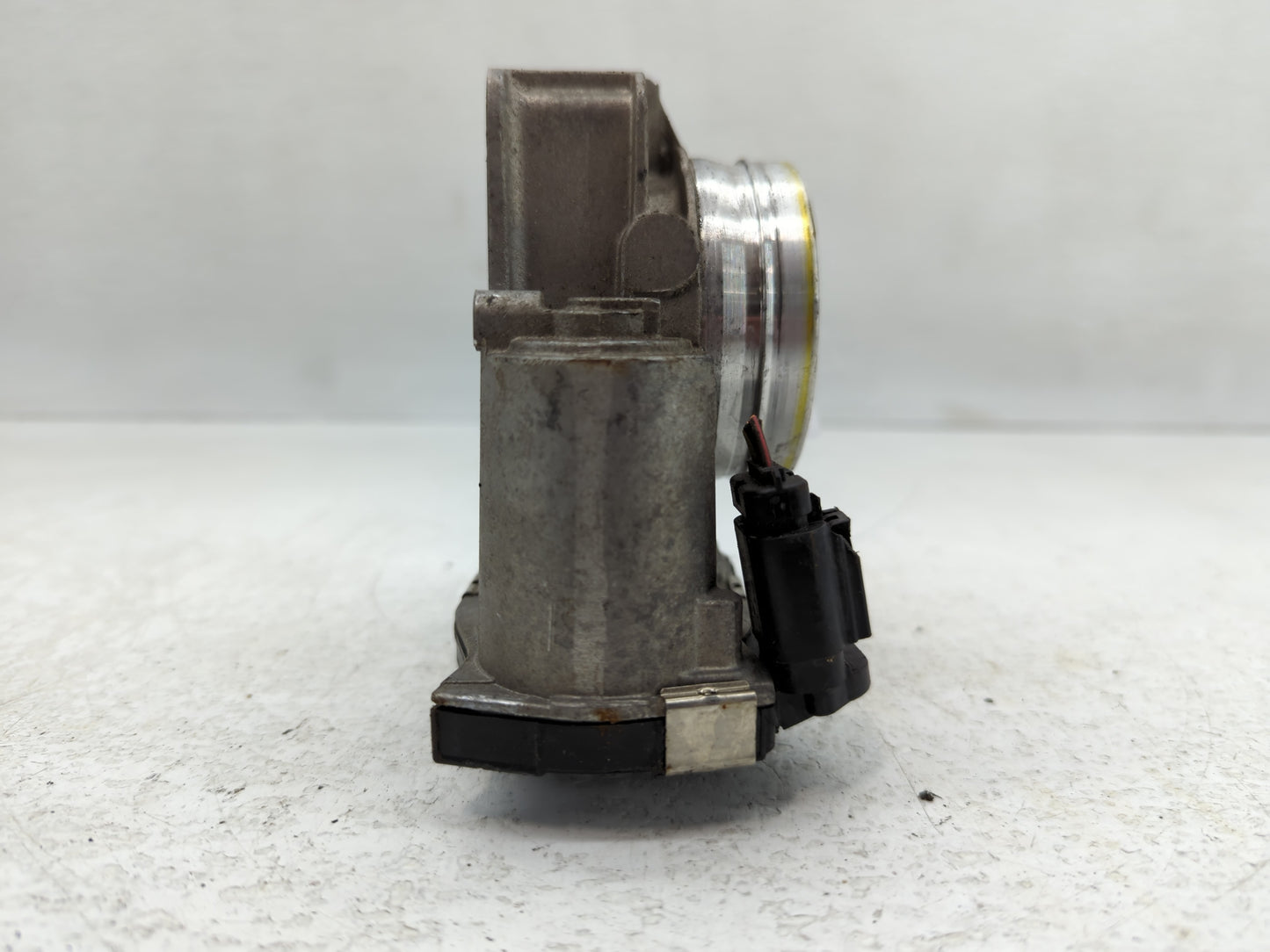 2013-2018 Cadillac Ats Throttle Body P/N:12627067DA Fits Fits 2013 2014 2015 2016 2017 2018 2019 2020 2021 OEM Used Auto Par