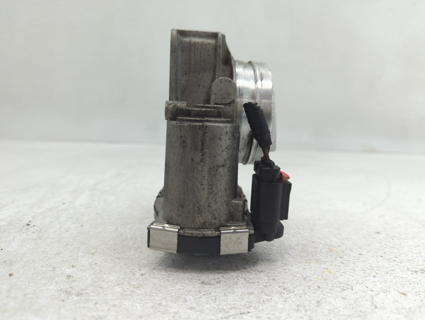 2013-2018 Cadillac Ats Throttle Body P/N:12627067DA Fits Fits 2013 2014 2015 2016 2017 2018 2019 2020 2021 OEM Used Auto Par