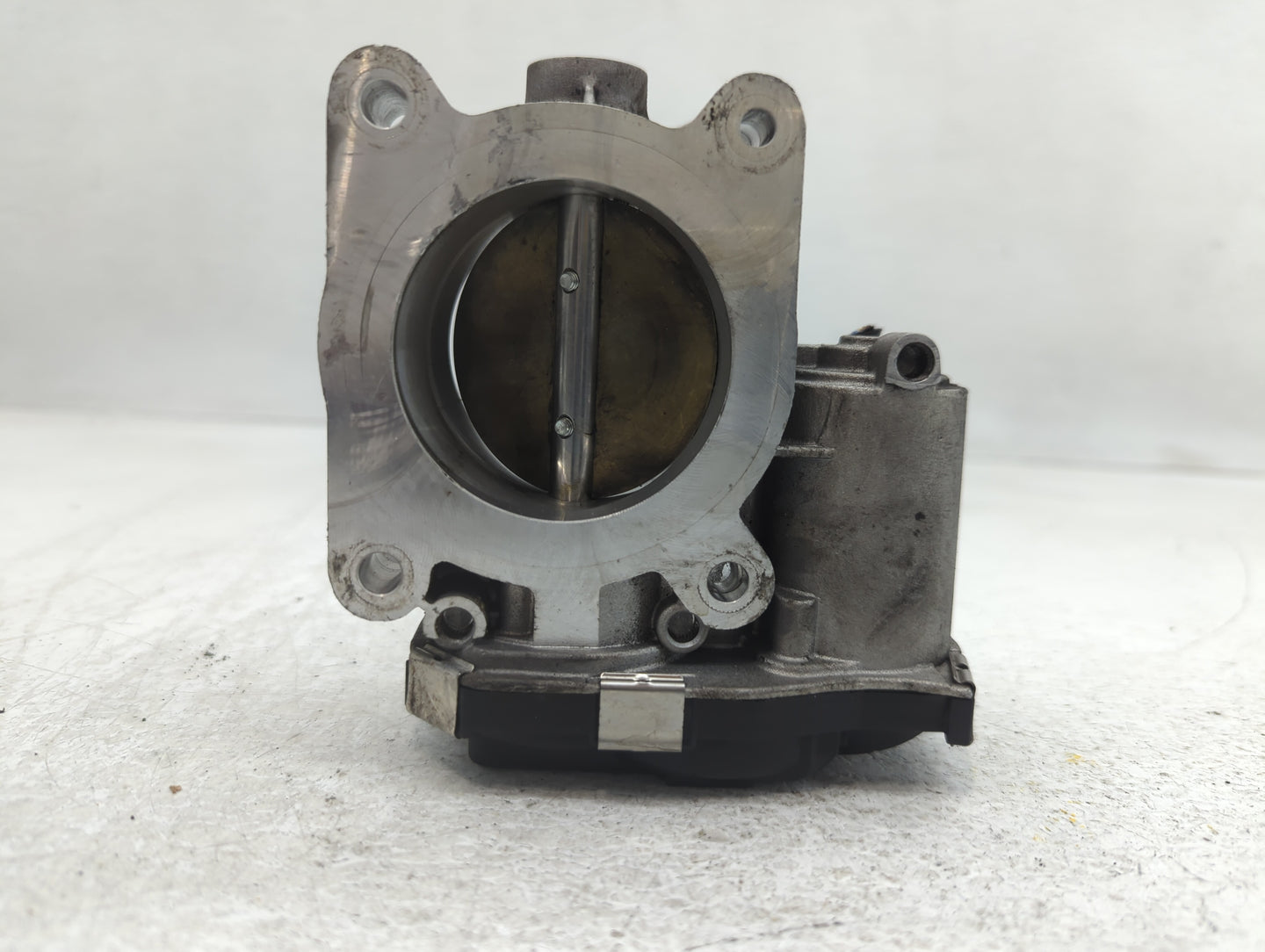 2013-2018 Cadillac Ats Throttle Body P/N:12627067DA Fits Fits 2013 2014 2015 2016 2017 2018 2019 2020 2021 OEM Used Auto Par
