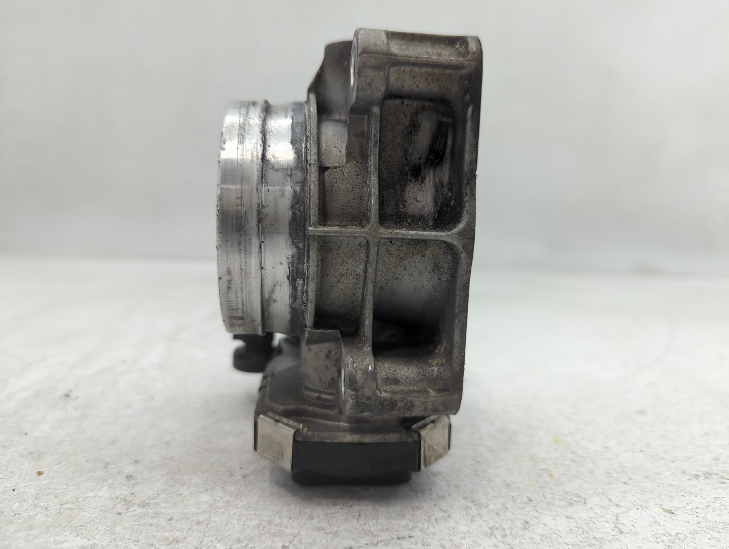 2013-2018 Cadillac Ats Throttle Body P/N:12627067DA Fits Fits 2013 2014 2015 2016 2017 2018 2019 2020 2021 OEM Used Auto Par