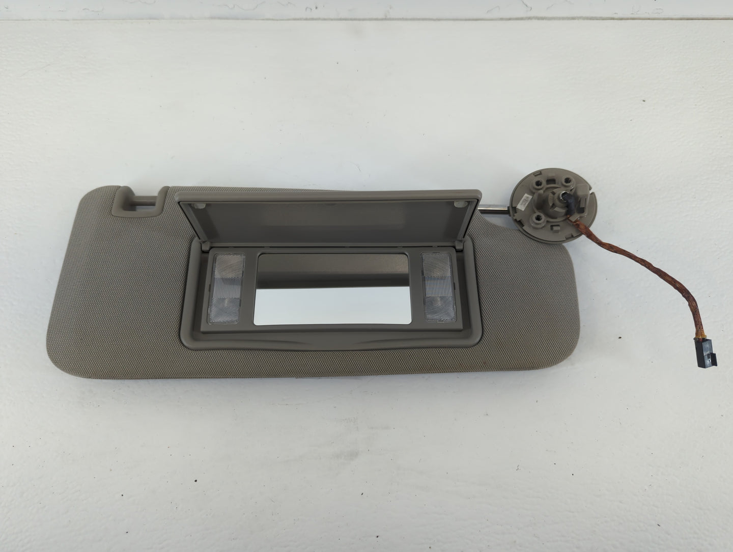 2014-2018 Cadillac Ats Sun Visor Shade Replacement Passenger Right Mirror Fits Fits 2014 2015 2016 2017 2018 2019 OEM Used A