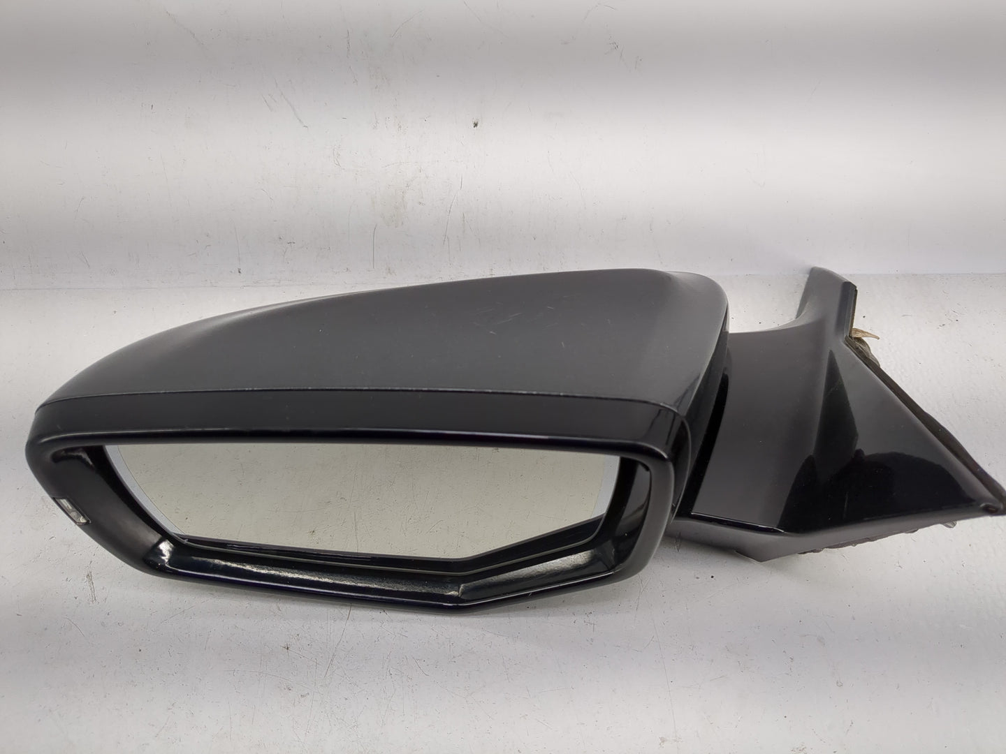 2014 Cadillac Cts Driver Side View Mirror - Left Door Mirror OEM Used - Oemusedautoparts1.com