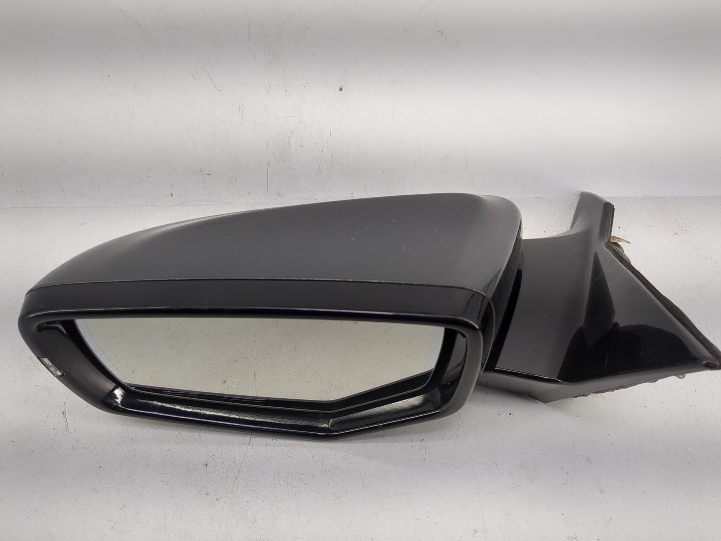 2014 Cadillac Cts Driver Side View Mirror - Left Door Mirror OEM Used - Oemusedautoparts1.com