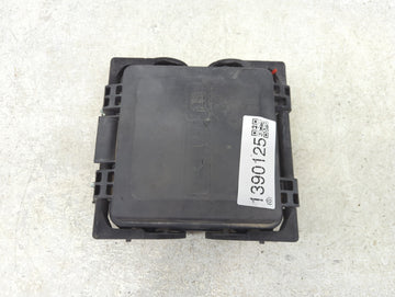 2014 Cadillac Cts Fusebox Fuse Box Panel Relay Module Fits OEM Used Auto Parts - Oemusedautoparts1.com