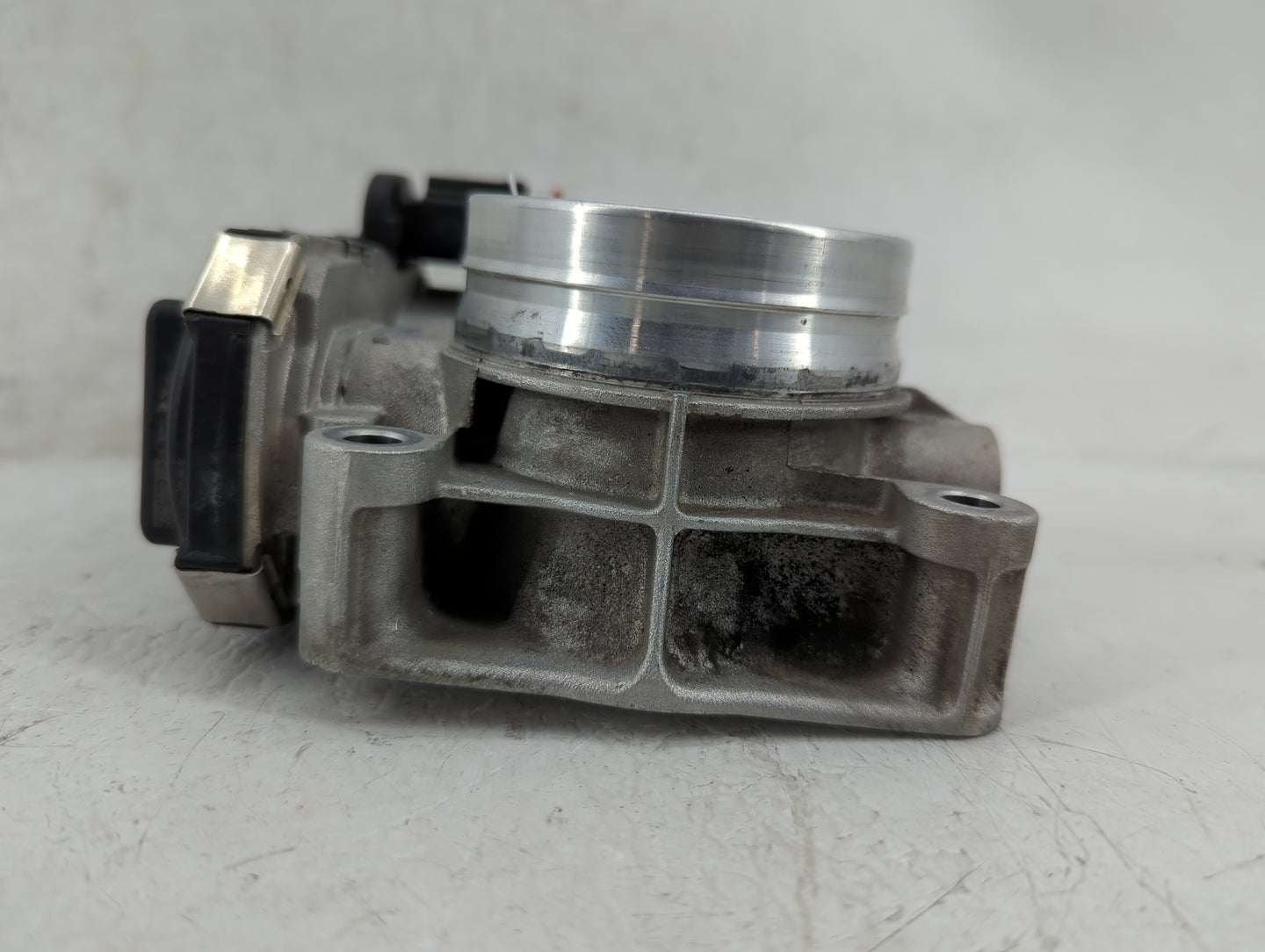 2014-2019 Cadillac Cts Throttle Body P/N:12627067DA Fits Fits 2013 2014 2015 2016 2017 2018 2019 2020 2021 OEM Used Auto Par