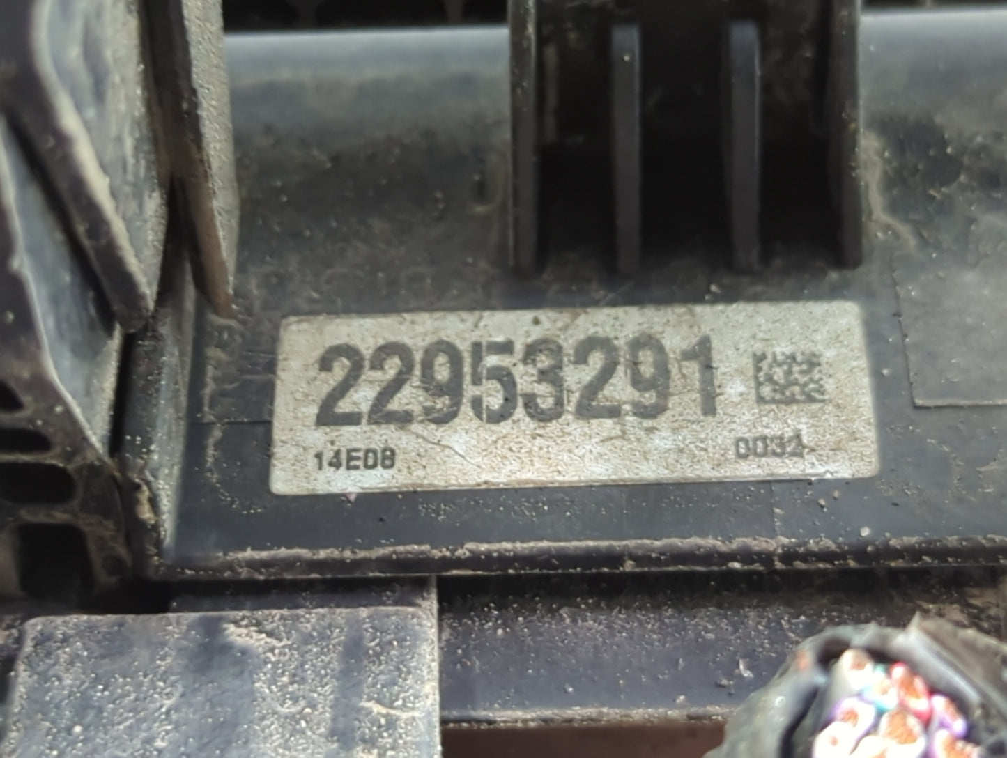 2014 Cadillac Cts Fusebox Fuse Box Panel Relay Module P/N:22953291 Fits OEM Used Auto Parts - Oemusedautoparts1.com