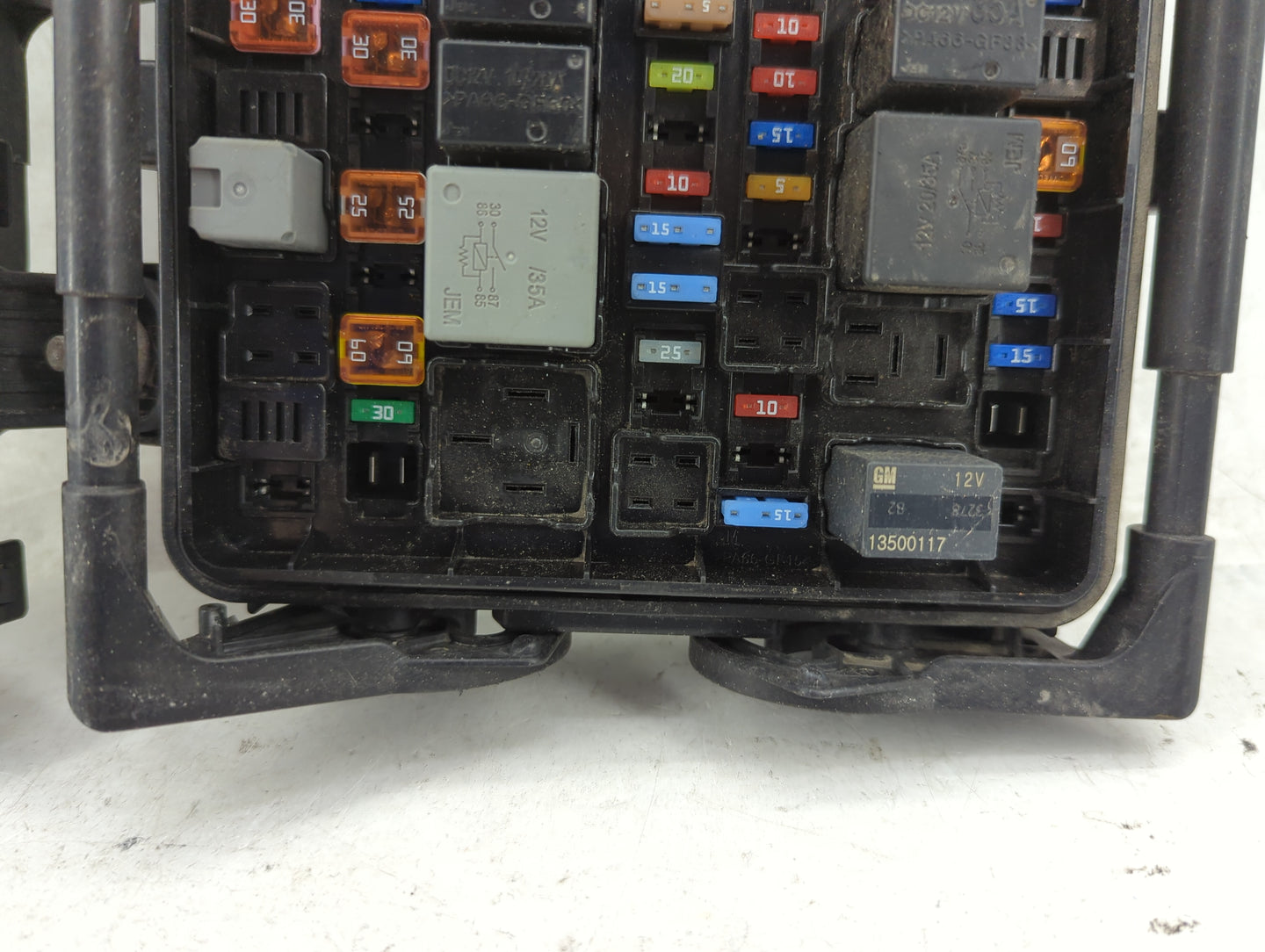 2014 Cadillac Cts Fusebox Fuse Box Panel Relay Module P/N:23122140 22953291 Fits OEM Used Auto Parts - Oemusedautoparts1.com