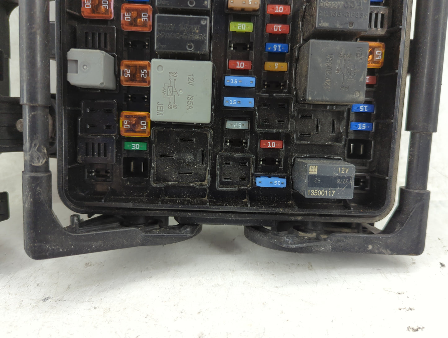 2014 Cadillac Cts Fusebox Fuse Box Panel Relay Module P/N:23122140 22953291 Fits OEM Used Auto Parts - Oemusedautoparts1.com
