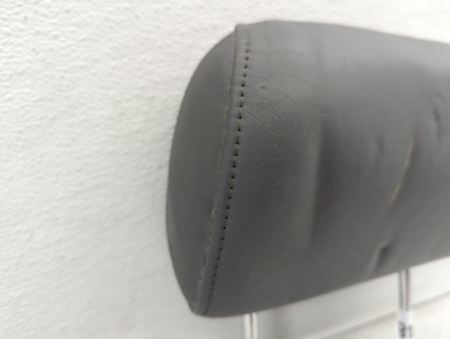 2014-2014 Cadillac Cts Headrest Head Rest Front Driver Passenger Seat - Oemusedautoparts1.com