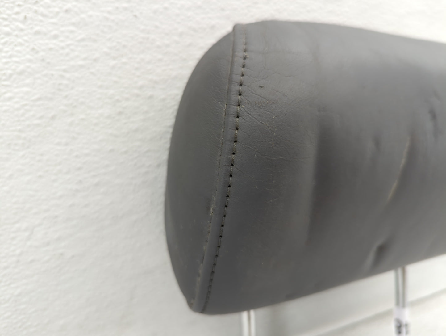 2014-2014 Cadillac Cts Headrest Head Rest Front Driver Passenger Seat - Oemusedautoparts1.com