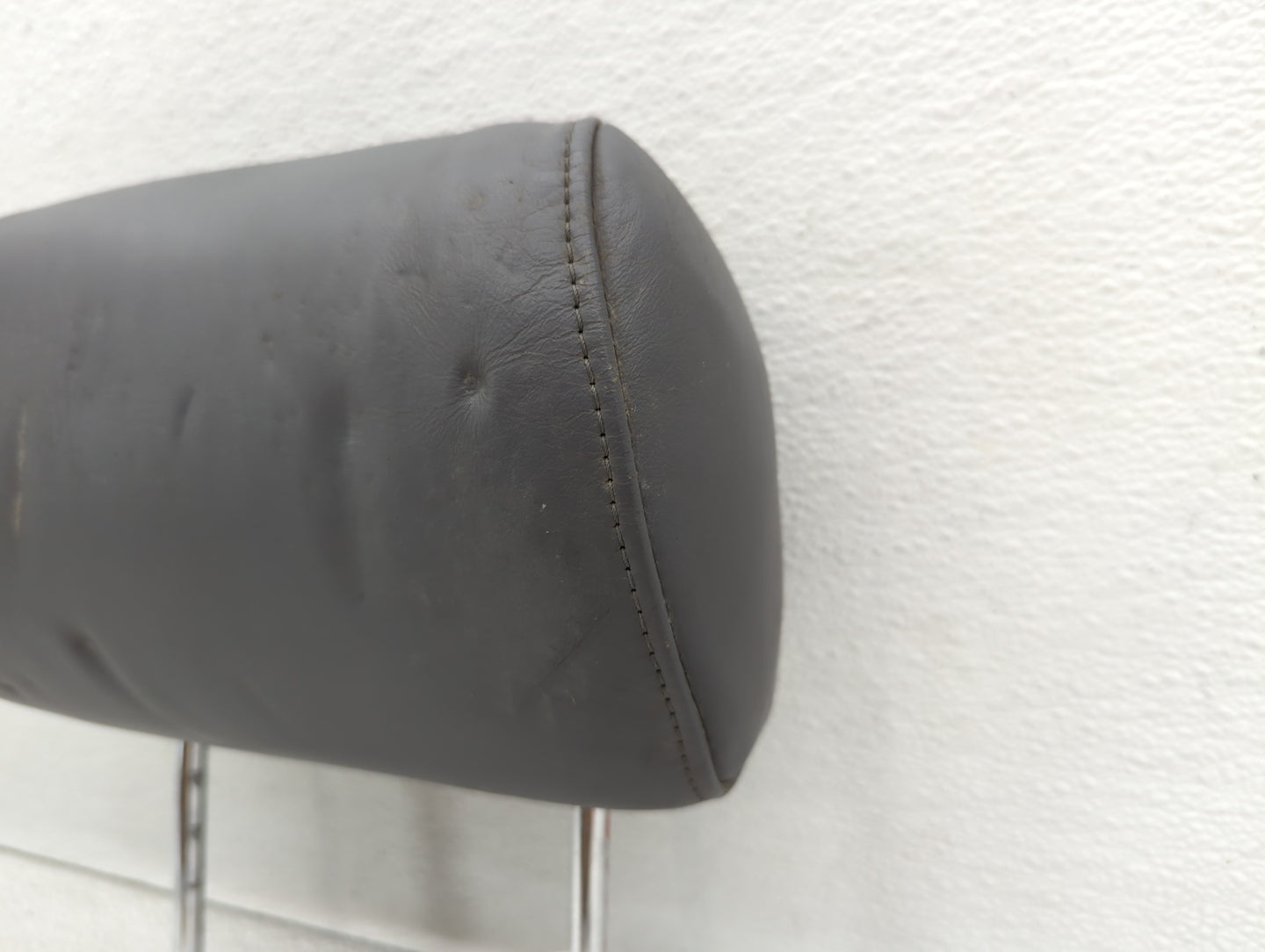 2014-2014 Cadillac Cts Headrest Head Rest Front Driver Passenger Seat - Oemusedautoparts1.com
