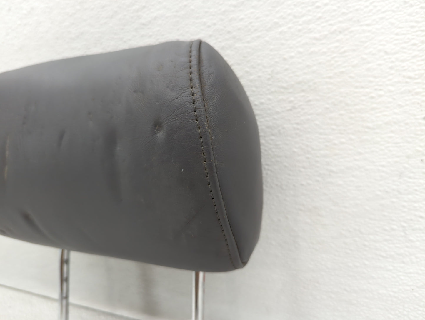 2014-2014 Cadillac Cts Headrest Head Rest Front Driver Passenger Seat - Oemusedautoparts1.com