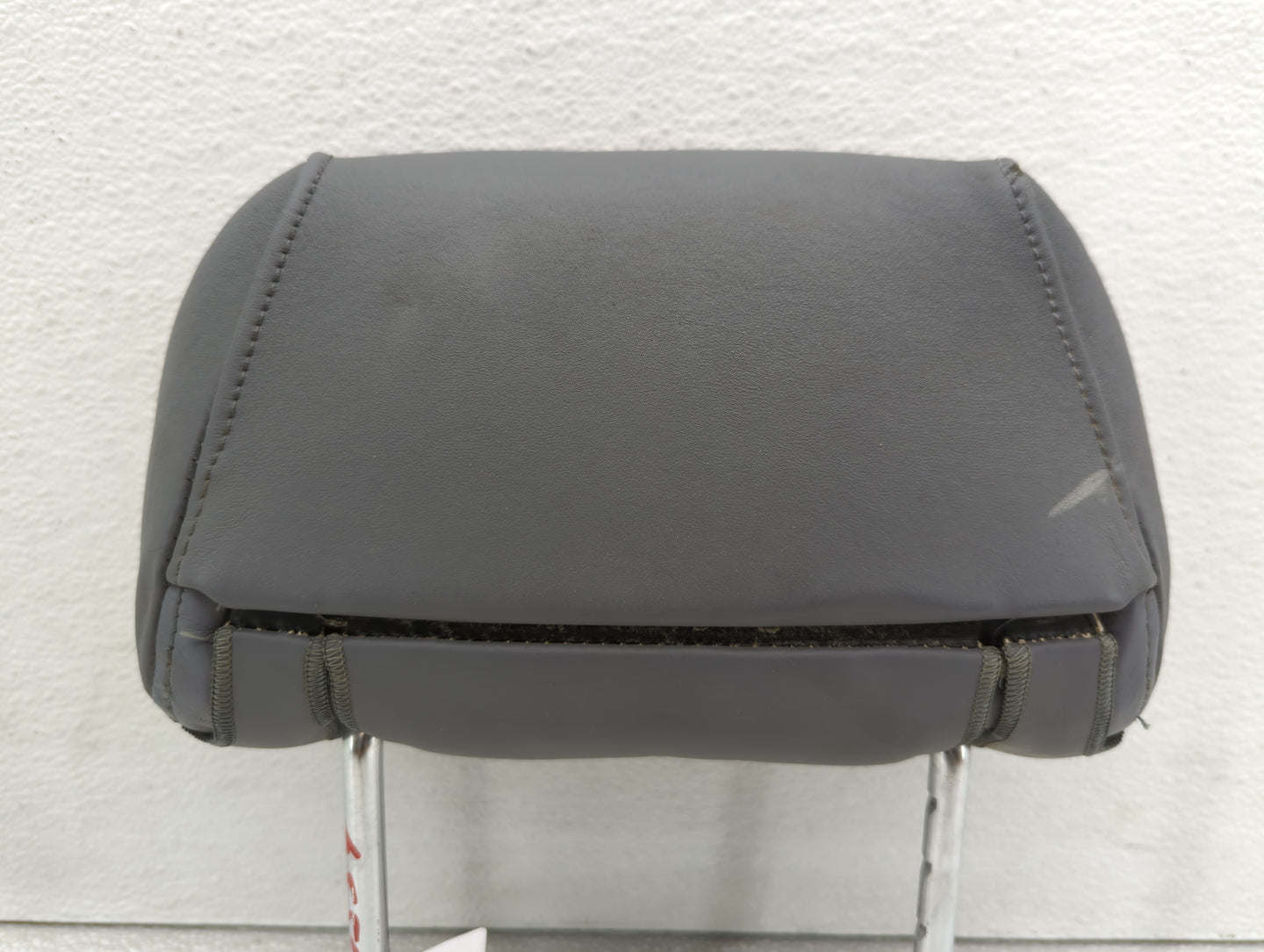 2014-2014 Cadillac Cts Headrest Head Rest Front Driver Passenger Seat - Oemusedautoparts1.com