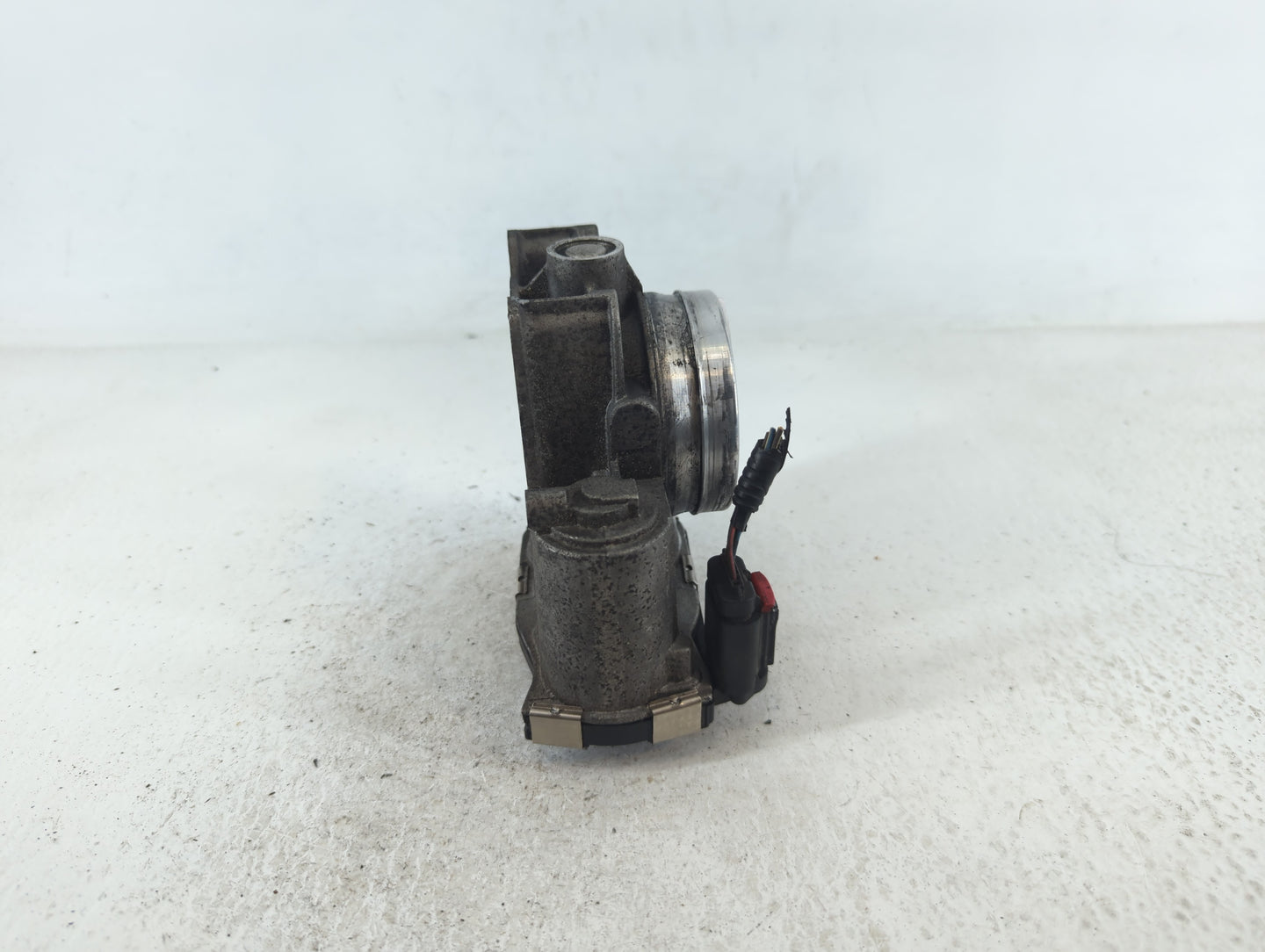 2014-2019 Cadillac Cts Throttle Body P/N:1267067DA Fits Fits 2013 2014 2015 2016 2017 2018 2019 2020 2021 OEM Used Auto Part