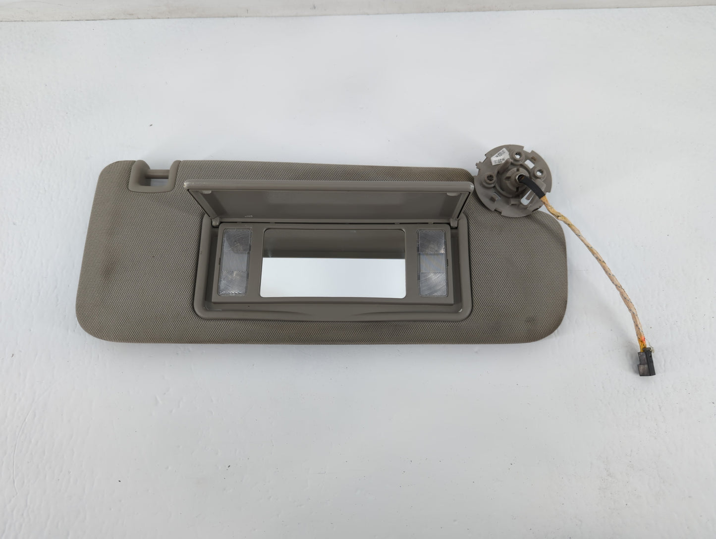 2014-2019 Cadillac Cts Sun Visor Shade Replacement Passenger Right Mirror Fits Fits 2014 2015 2016 2017 2018 2019 OEM Used A