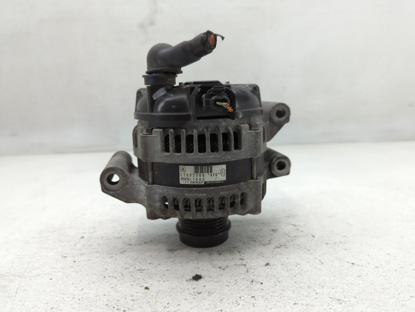 2014 Cadillac Cts Alternator Replacement Generator Charging Assembly Engine OEM P/N:TN104210-1960 22892569 Fits OEM Used Aut